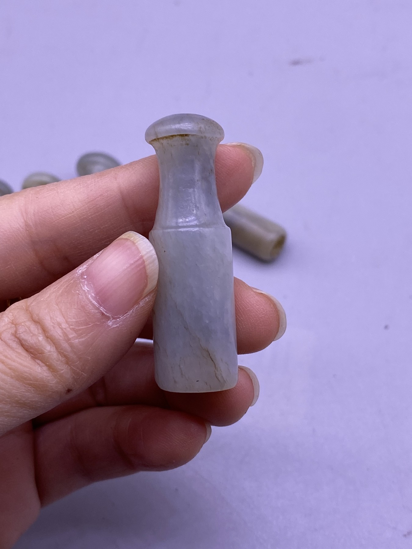 和田玉烟嘴5个，尺寸4.4-5.9厘米，品相如图，1200包快递