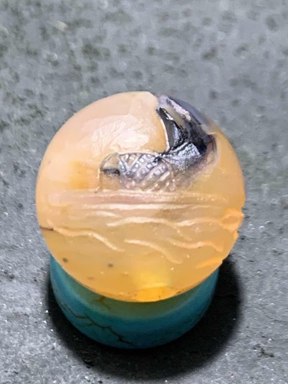 精美亚光高玉化巴西玛瑙手工俏色巧雕一叶孤舟意境圆珠一个