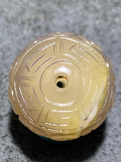 精美高润度冰皮糖心蒙料战国红玛瑙雕刻回纹2.0珠子一颗， 精美高润度冰皮糖心蒙料战国红玛瑙雕刻回纹2.0珠子一颗，