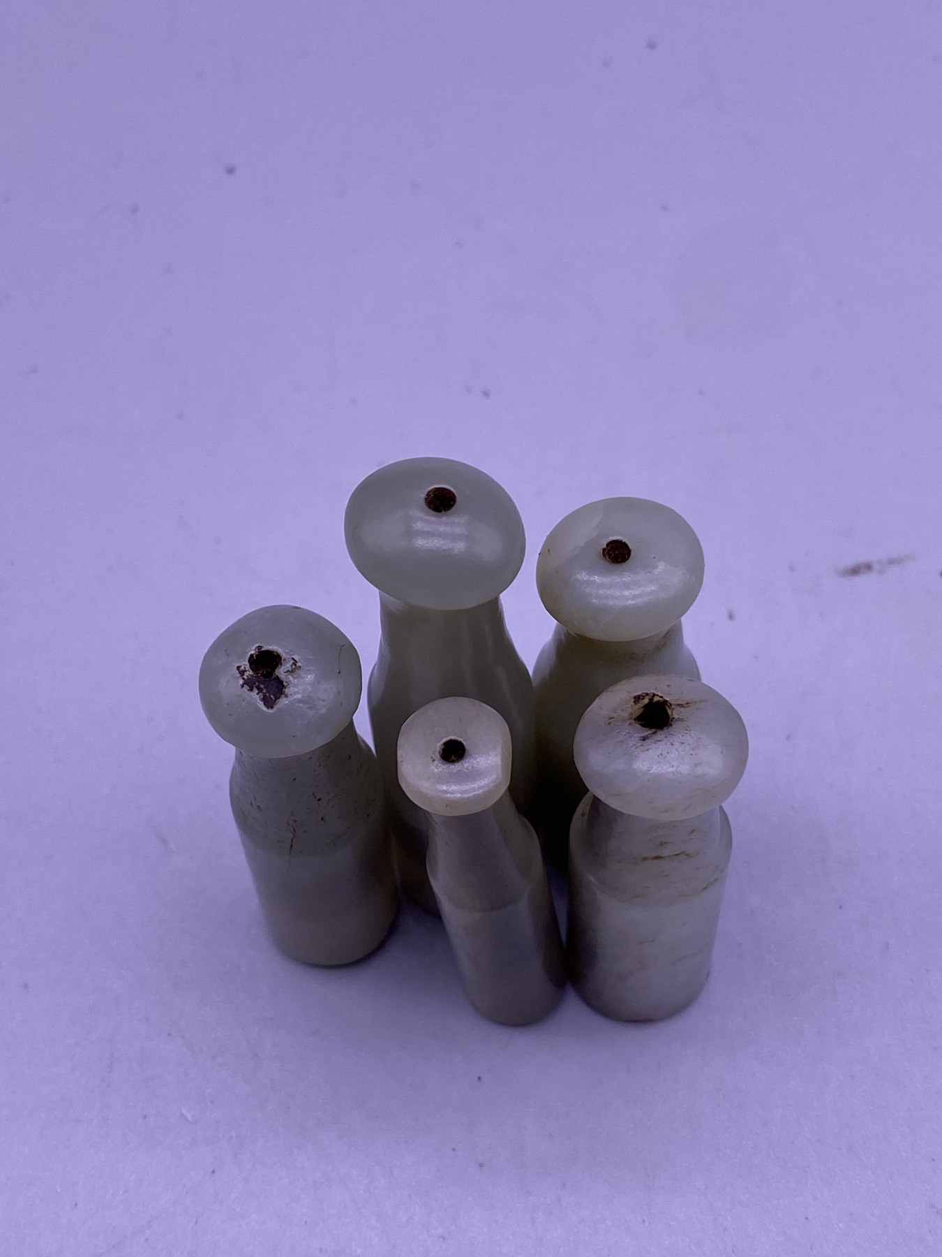 和田玉烟嘴5个，尺寸4.4-5.9厘米，品相如图，1200包快递