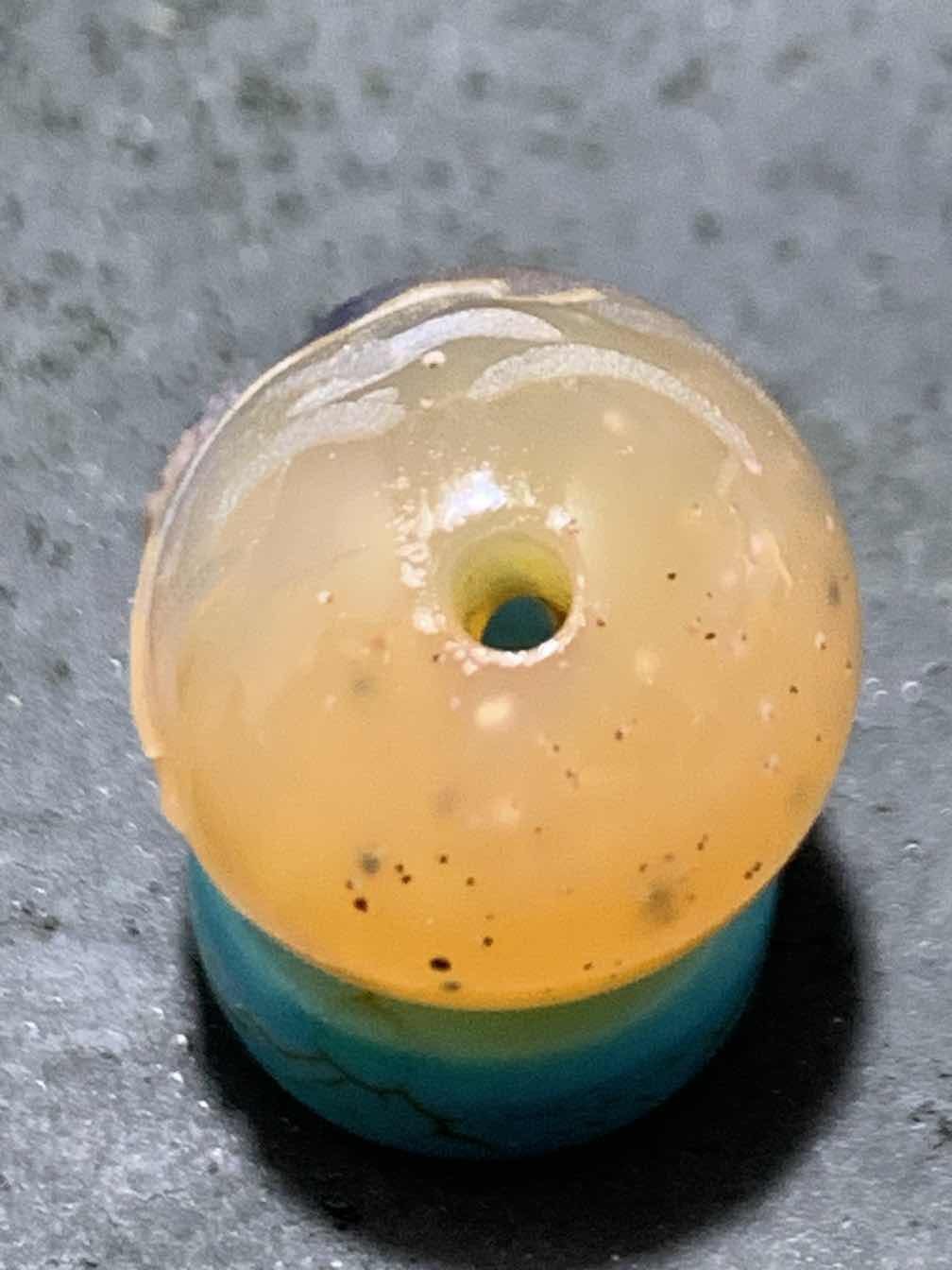 精美亚光高玉化巴西玛瑙手工俏色巧雕一叶孤舟意境圆珠一个