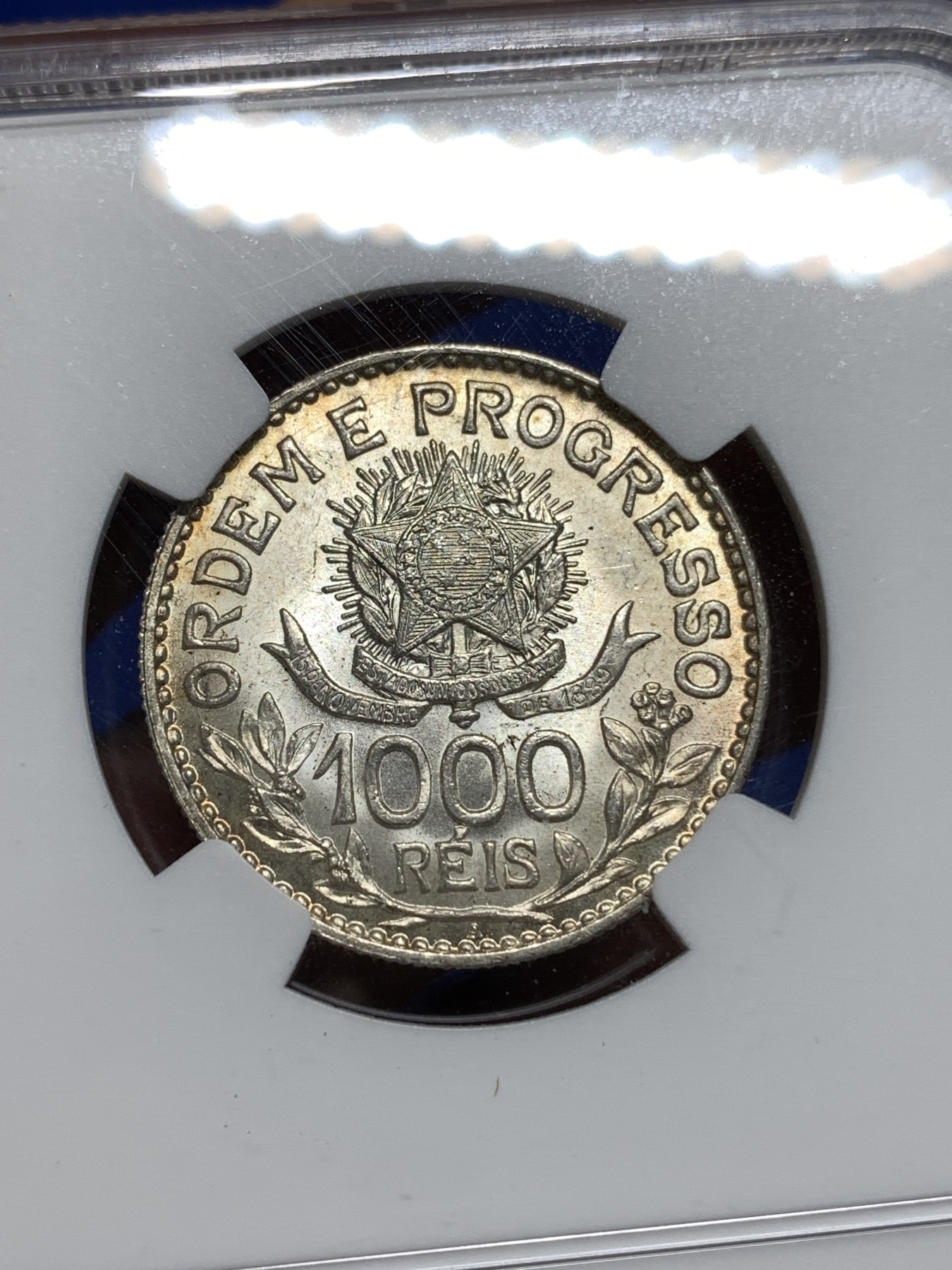 《竞宝斋》第221场-周日，周一 2场 (全场包邮) NGC MS64 巴西1913年美女1000瑞斯银币 高分好状态