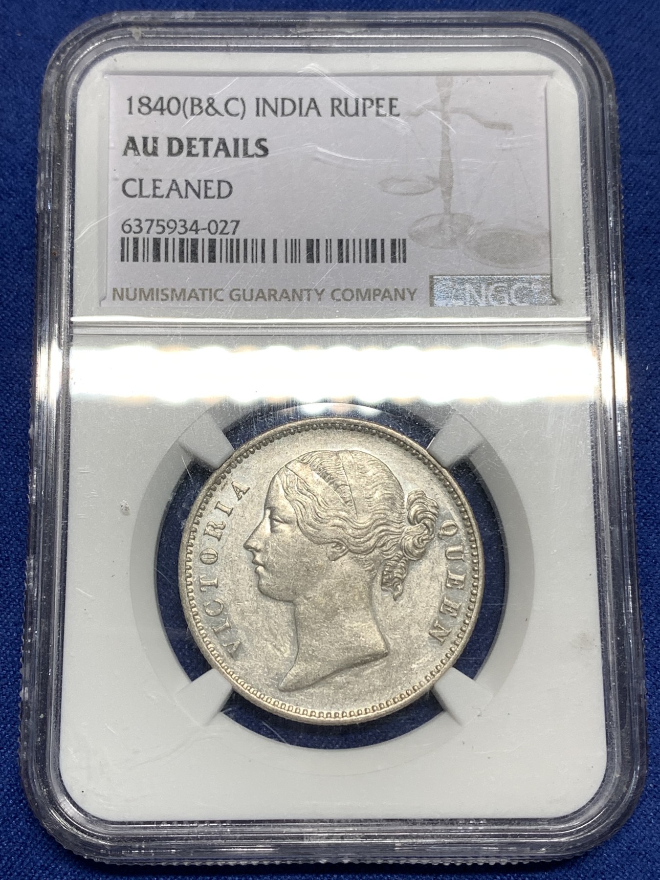 《竞宝斋》第221场-周日，周一 2场 (全场包邮) NGC AUD 英属印度1840年维多利亚女王双辫1卢比银币