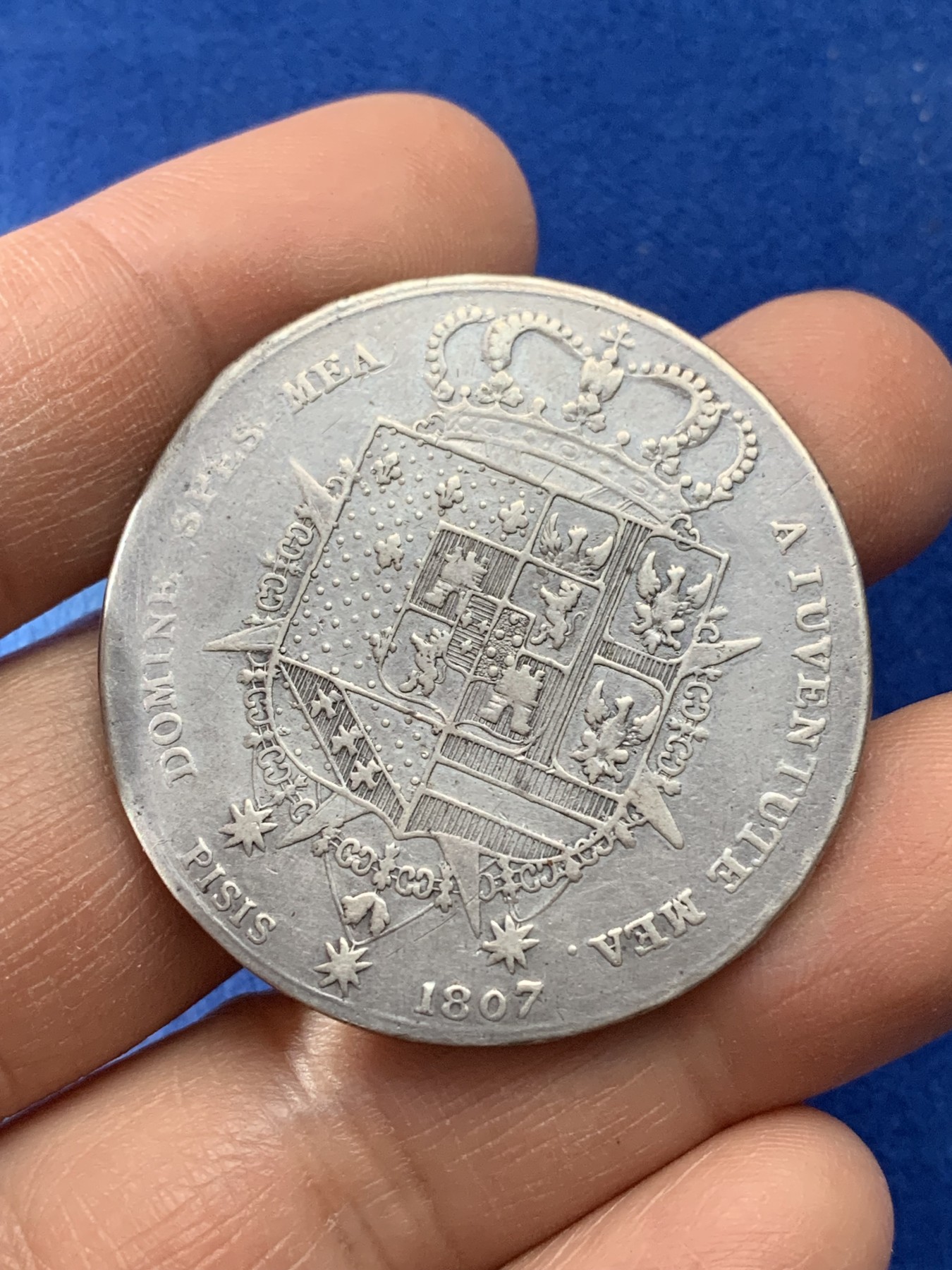 《竞宝斋》第221场-周日，周一 2场 (全场包邮) 意大利托斯卡纳 1807年 对面双人像10P大银币 此版稀少 顶部边齿有打磨痕迹 细节见图 26.68g