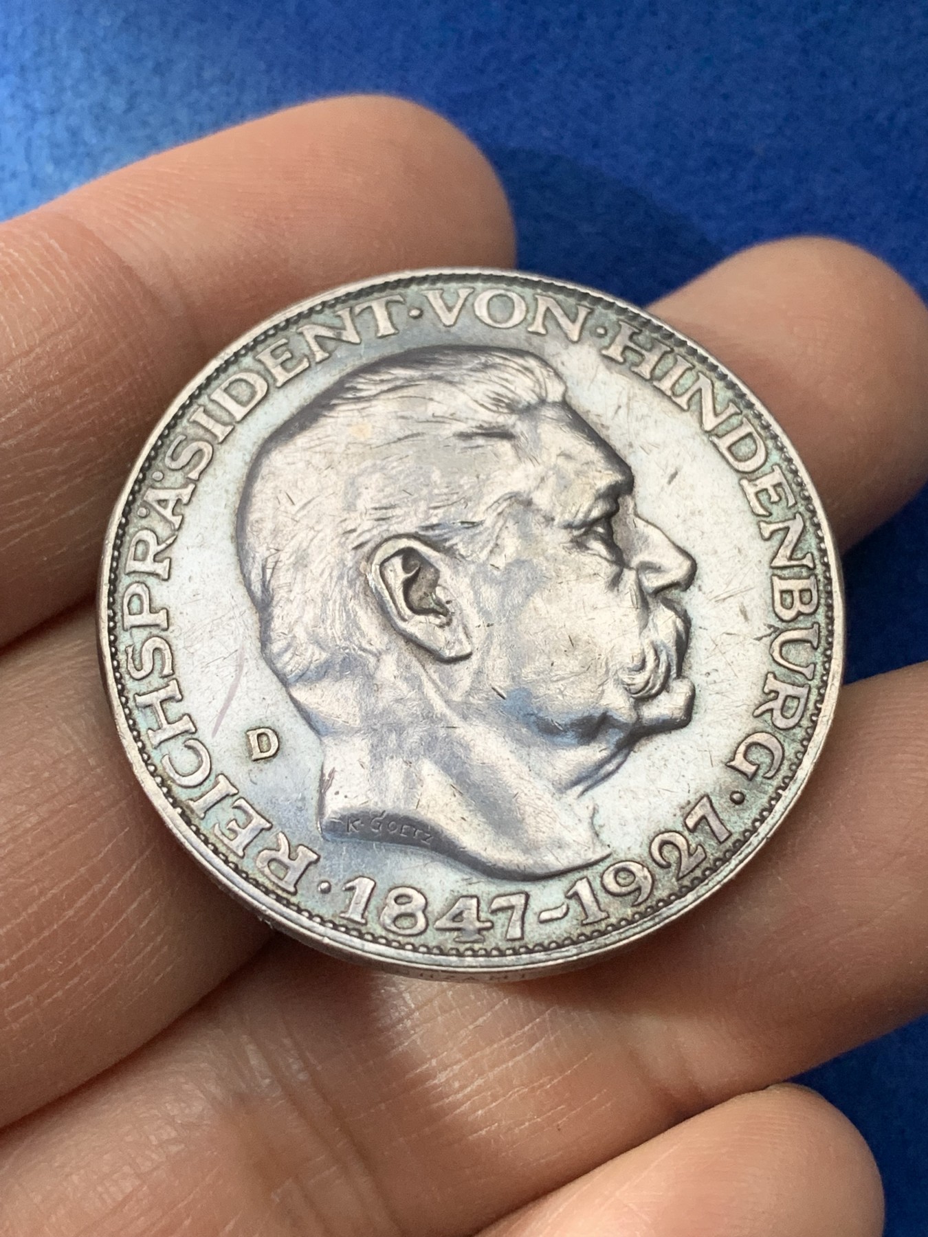 《竞宝斋》第221场-周日，周一 2场 (全场包邮) 德国卡尔.哥茨1927年兴登堡总统80大寿5马克银币 币形章