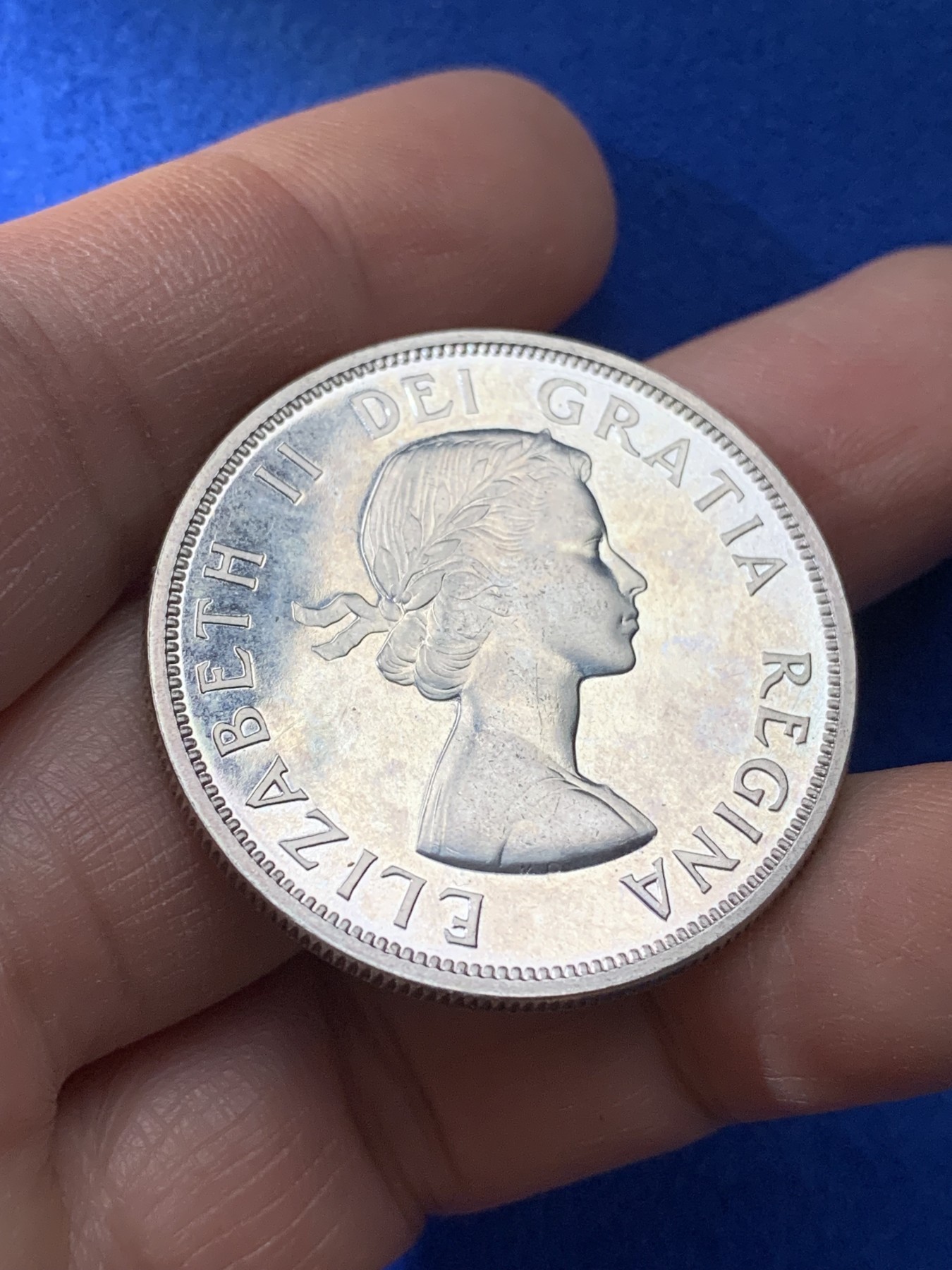 《竞宝斋》第221场-周日，周一 2场 (全场包邮) 加拿大1963年伊丽莎白二世1加元划船银币