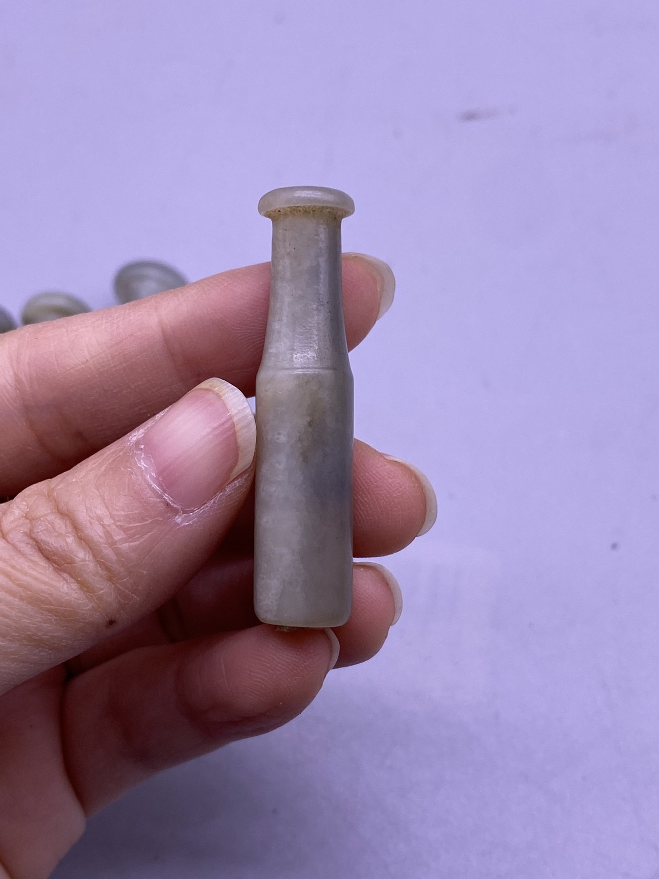 和田玉烟嘴5个，尺寸4.4-5.9厘米，品相如图，1200包快递