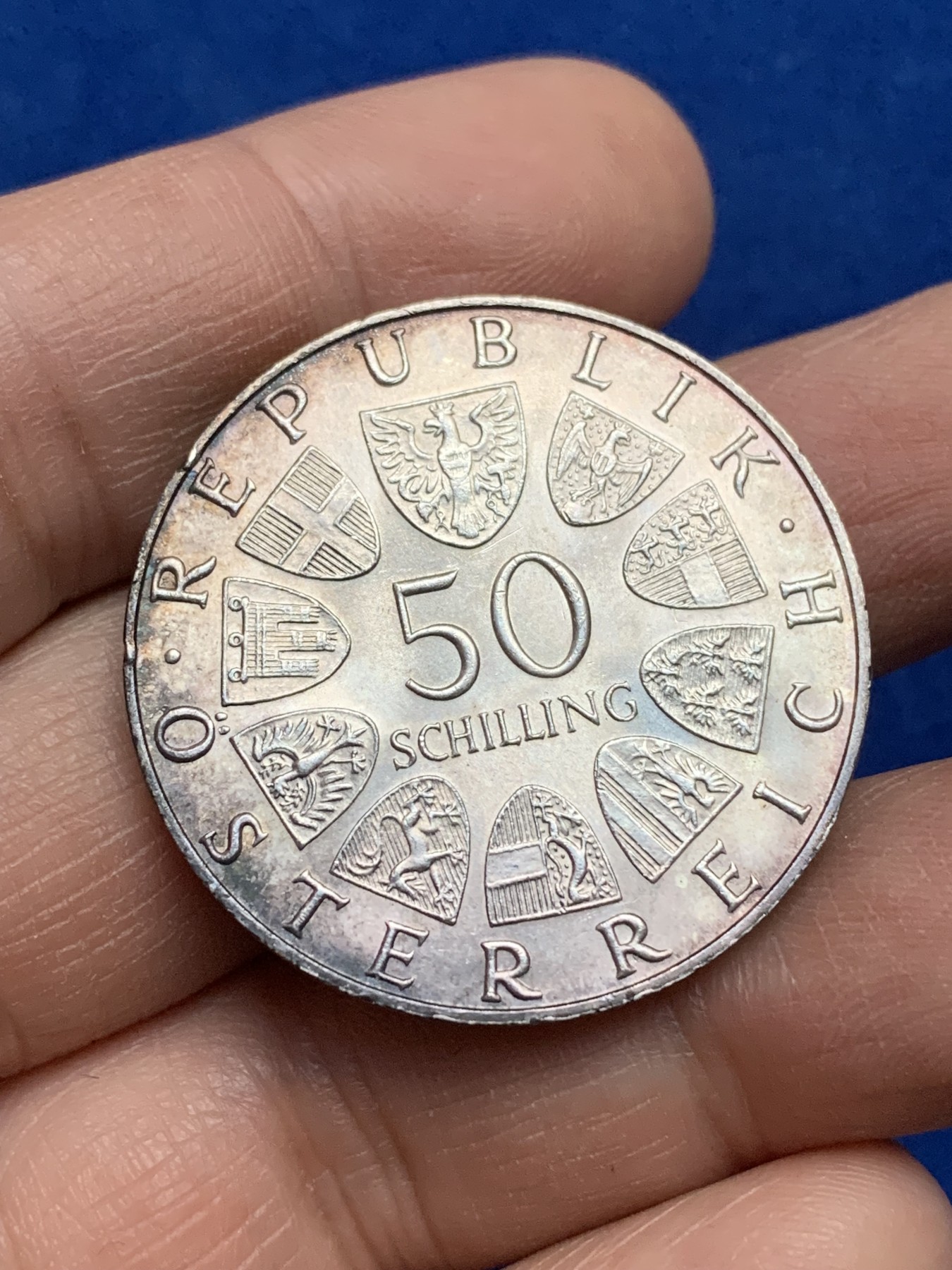 《竞宝斋》第221场-周日，周一 2场 (全场包邮) 奥地利1969年马克西米连一世逝世450周年50先令银币 原光未使用