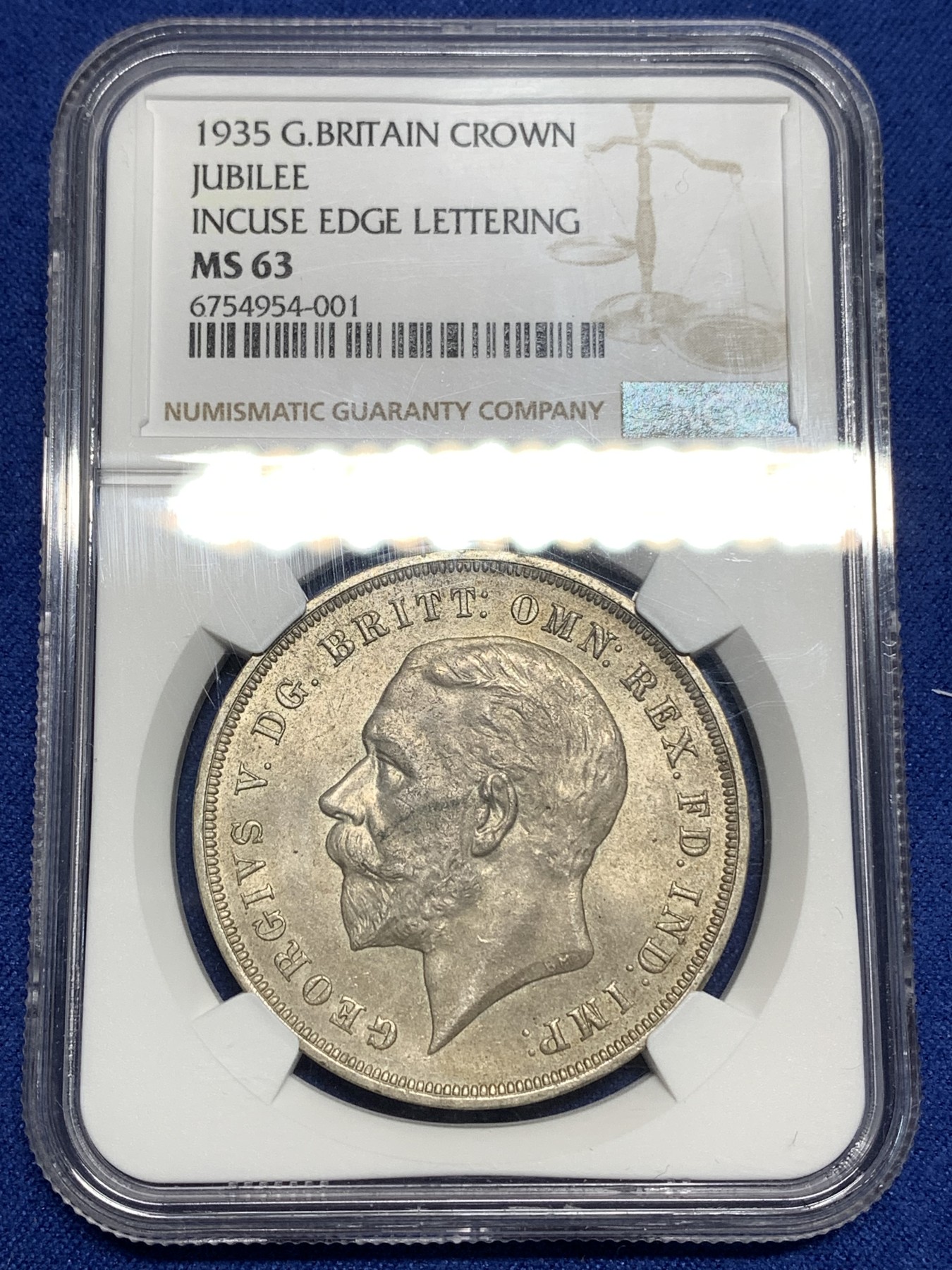 《竞宝斋》第221场-周日，周一 2场 (全场包邮) NGC-MS63 英国1935年乔治五世1克朗木马剑大银币，原汁原味极美黄油彩老包浆，状态不错。