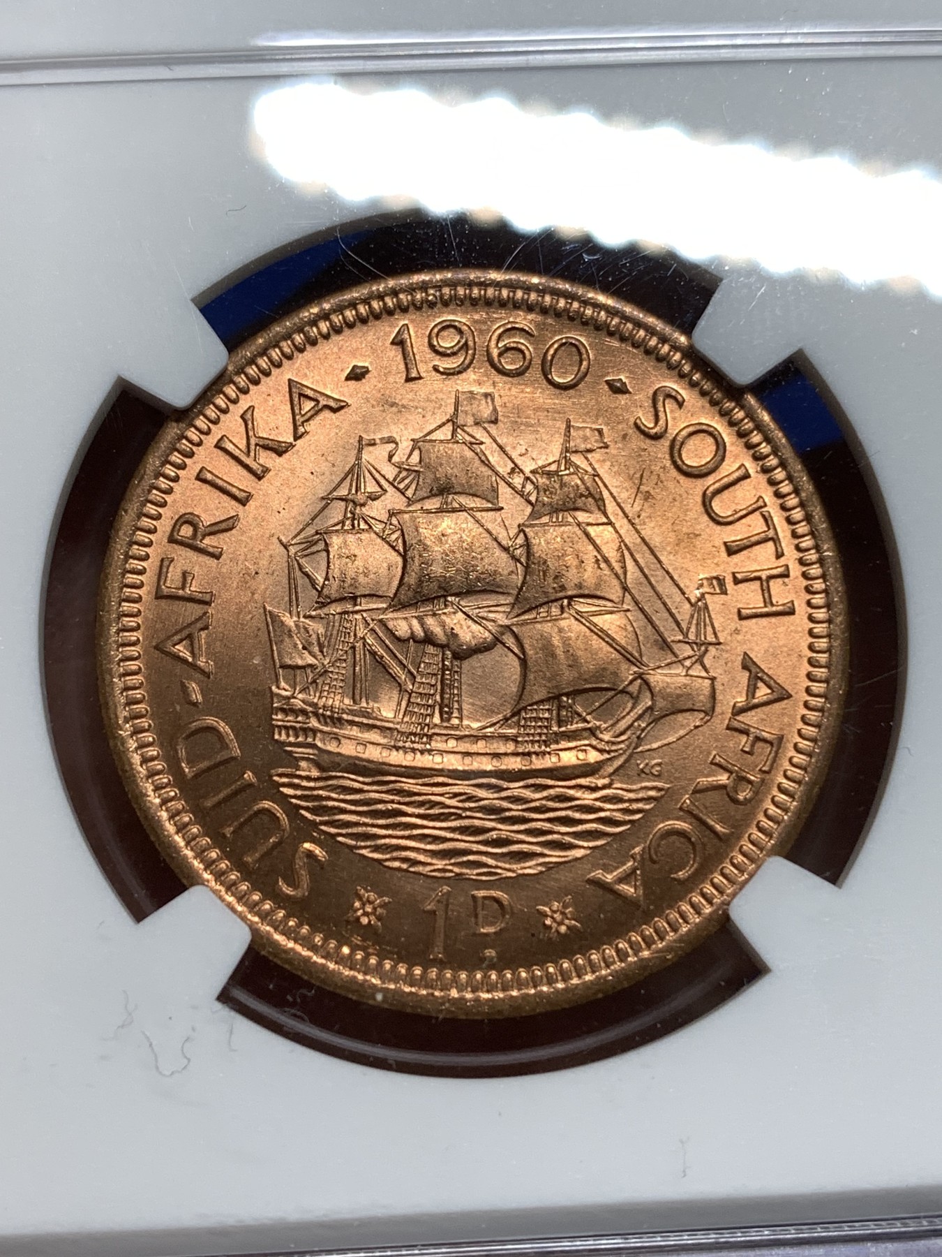 《竞宝斋》第221场-周日，周一 2场 (全场包邮) NGC-MS64 伊丽莎白二世1960年南非1便士铜币，光度好收藏一步到位