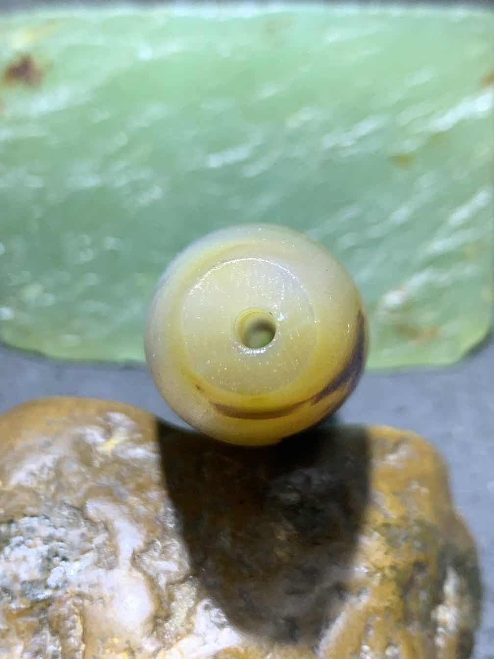 精美亚光高玉化巴西玛瑙手工俏色巧雕喜上眉梢大桶珠一个
