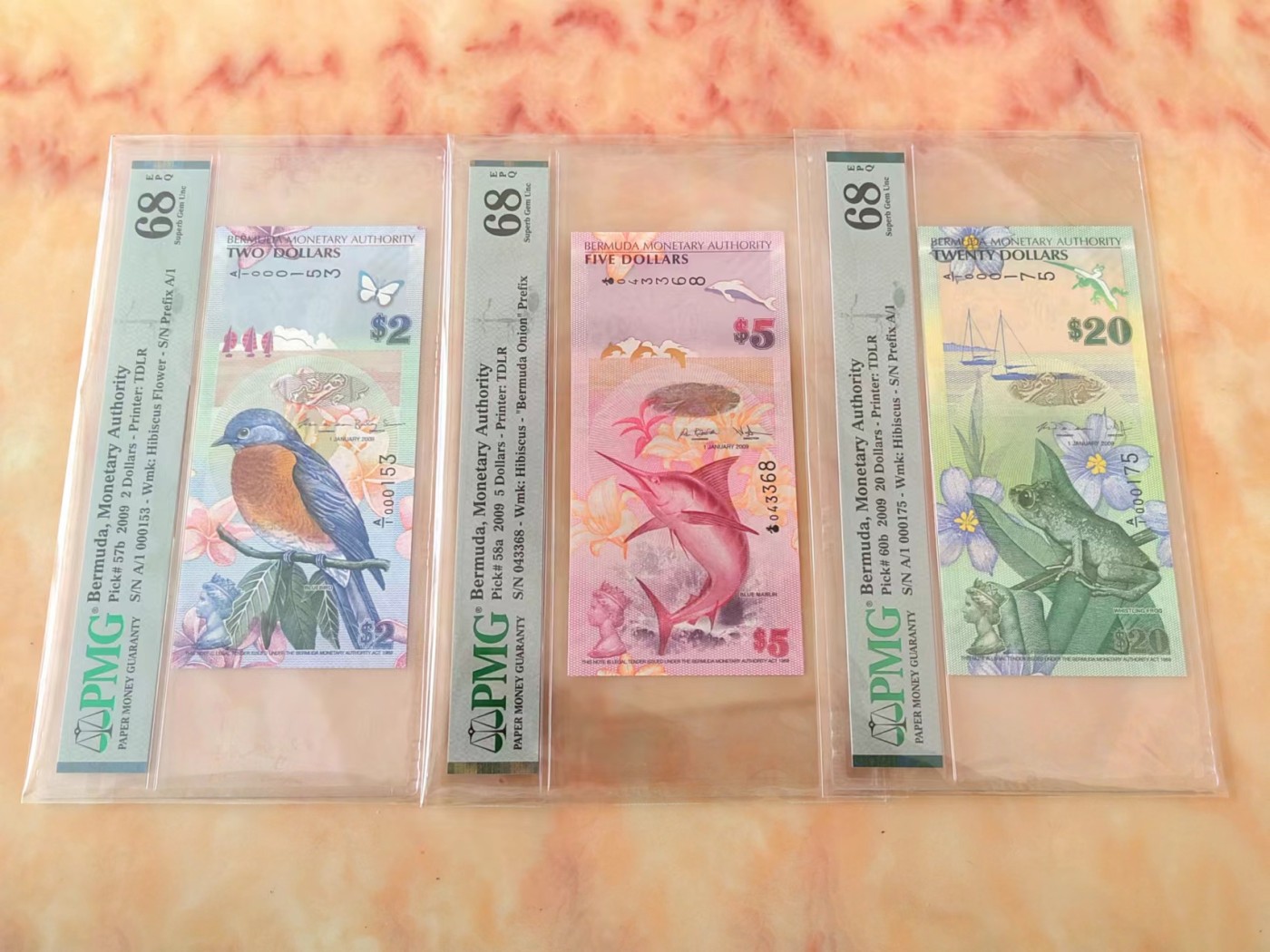 全新 PMG68E 2009年 百慕大2元 5元 20元 。获奖纸币 高分难得。  评级币以分数为准，售出不退不换