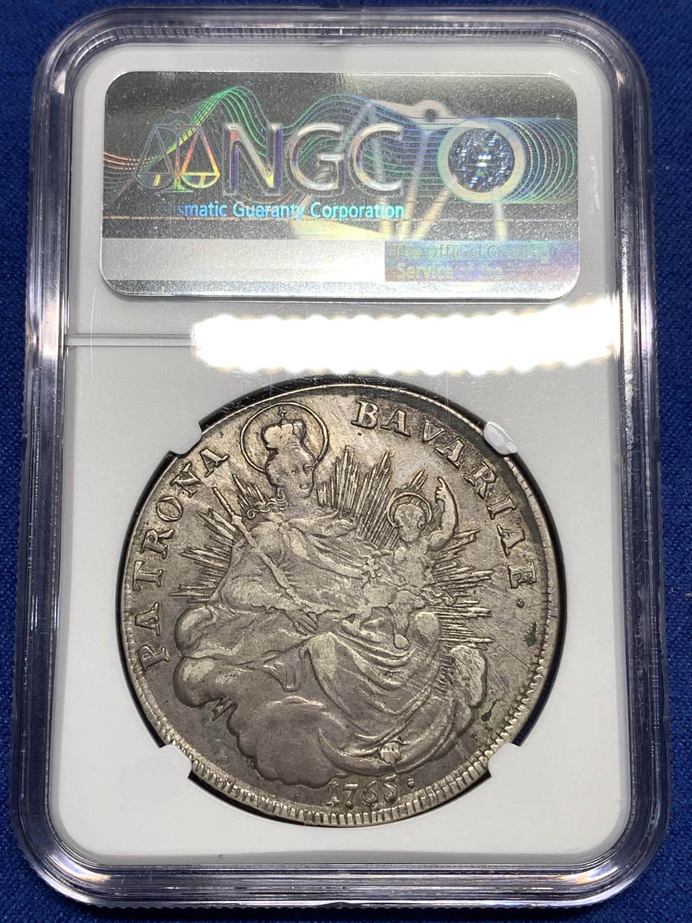 《竞宝斋》第221场-周日，周一 2场 (全场包邮) NGC VFD 德国巴伐利亚 1765年 圣母抱婴 大泰勒 银币 原味好品 。
