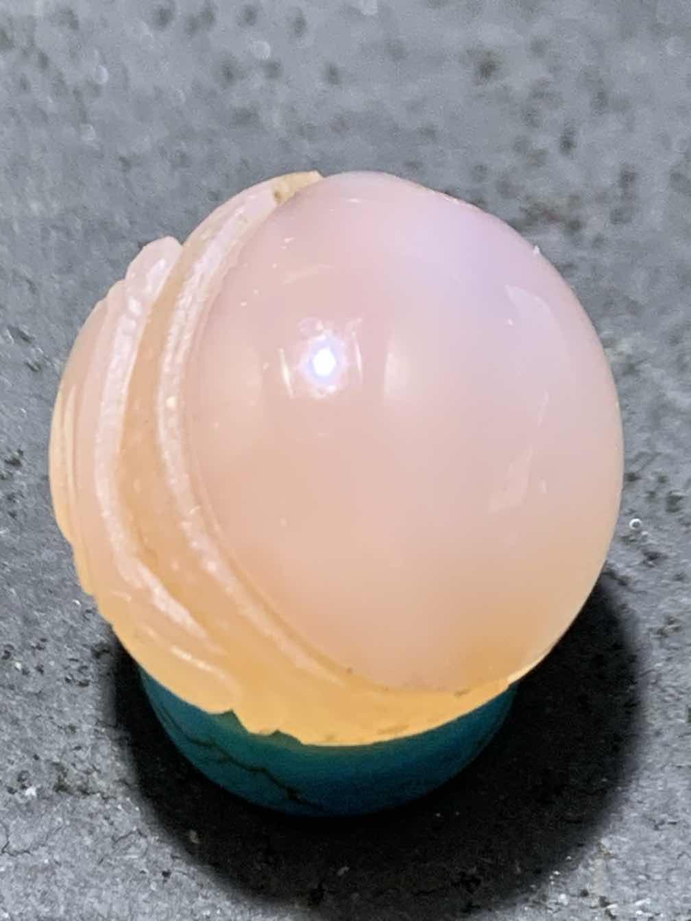 精美高玉化冰粉色亚光海洋玉髓手工俏色巧雕一心向佛珠子一个