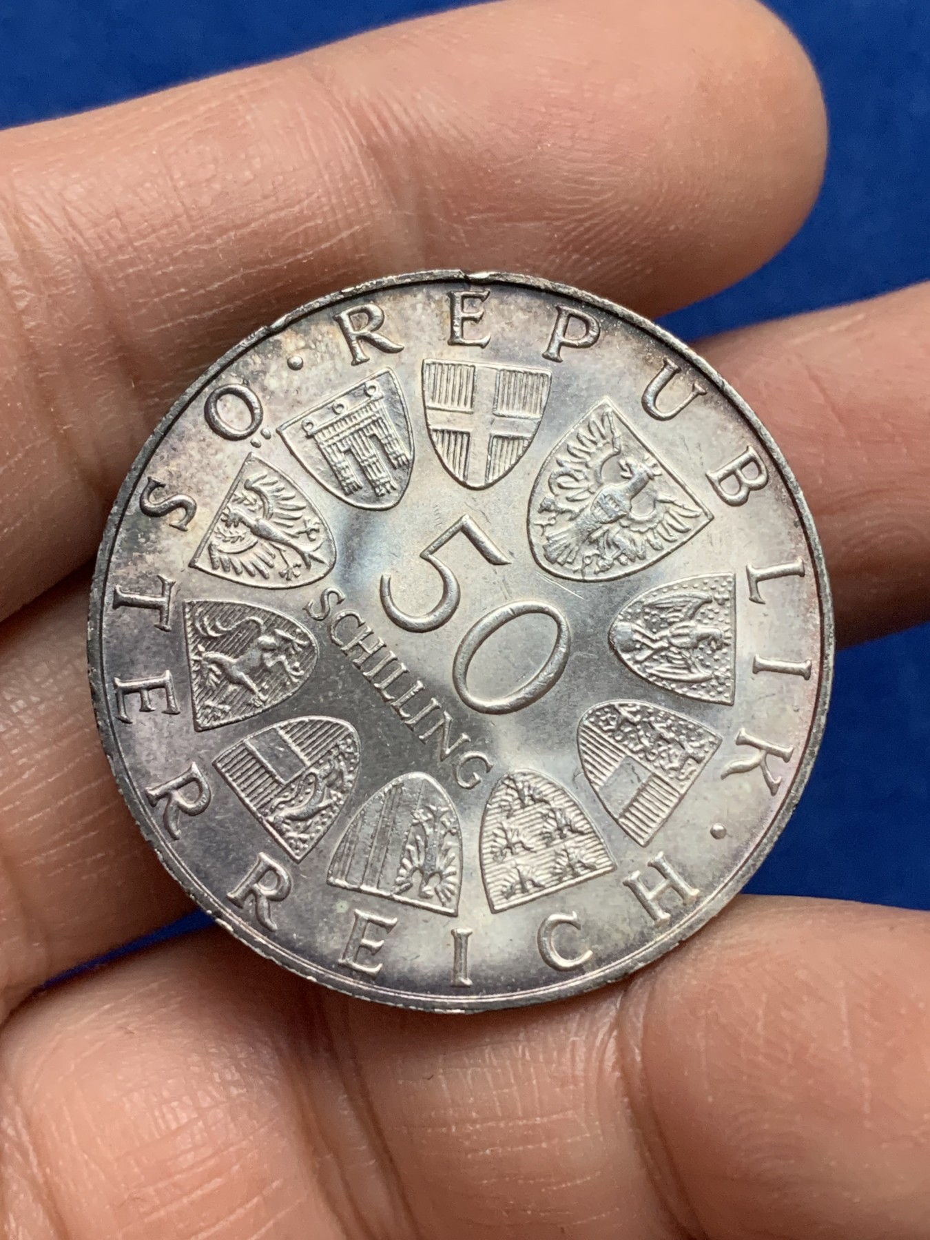 《竞宝斋》第221场-周日，周一 2场 (全场包邮) 奥地利1969年马克西米连一世逝世450周年50先令银币 原光未使用