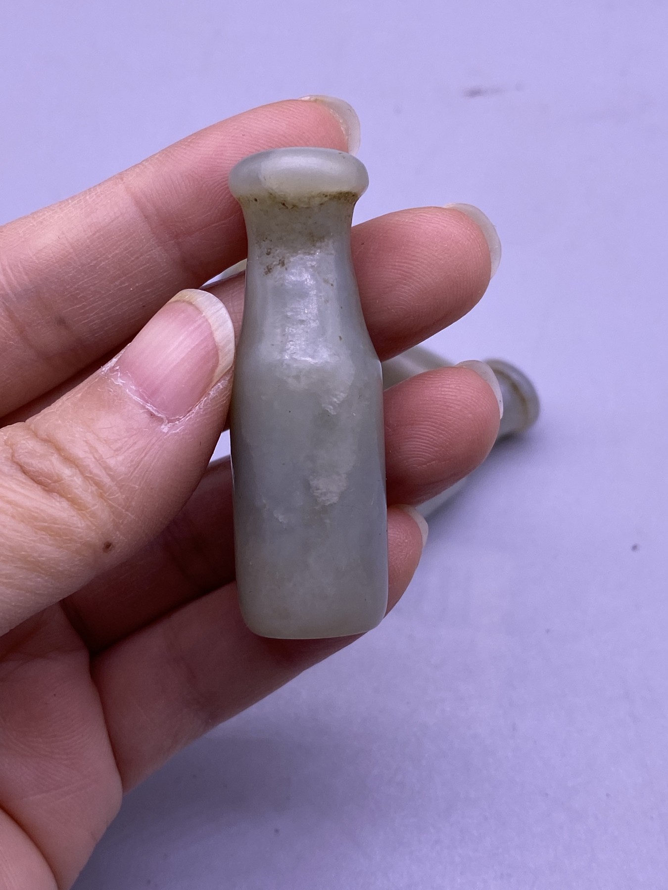 和田玉烟嘴5个，尺寸4.4-5.9厘米，品相如图，1200包快递