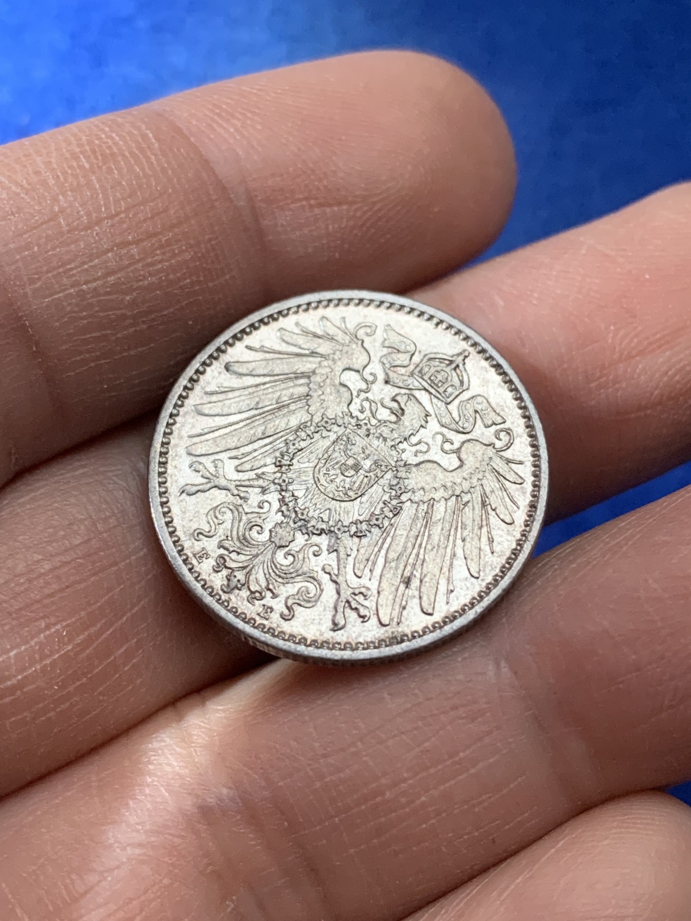 《竞宝斋》第221场-周日，周一 2场 (全场包邮) 德国1915年双翅鹰1马克银币 可送评状态