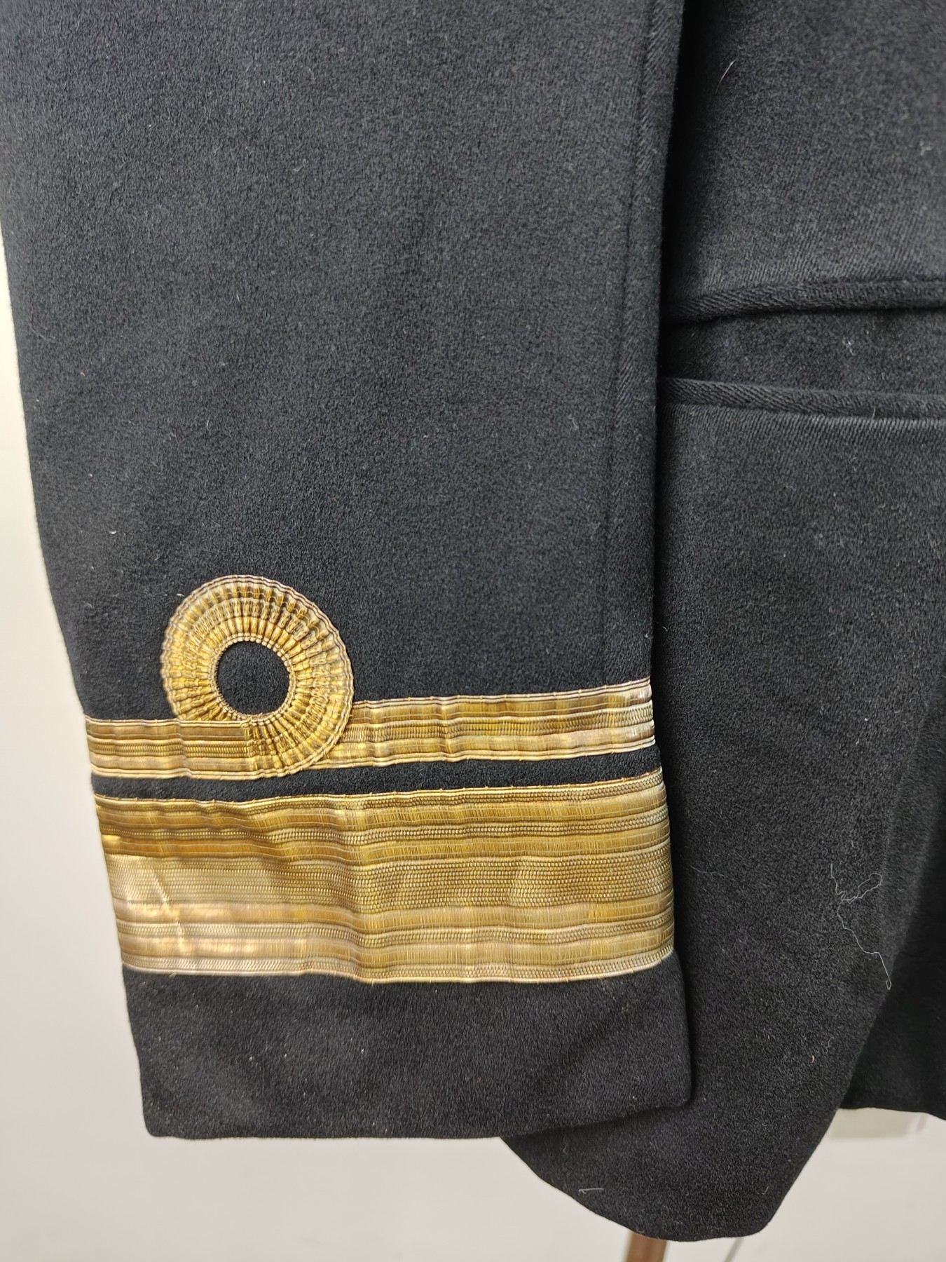 全场0元起拍 第114期 咸鱼国勋章拍卖专场 12月6日（周三）下午6：00开始 英国皇家海军将官上衣 带巴斯勋章略 ww2之星 意大利之星 胸围105 肩宽48 衣长72 袖长61 