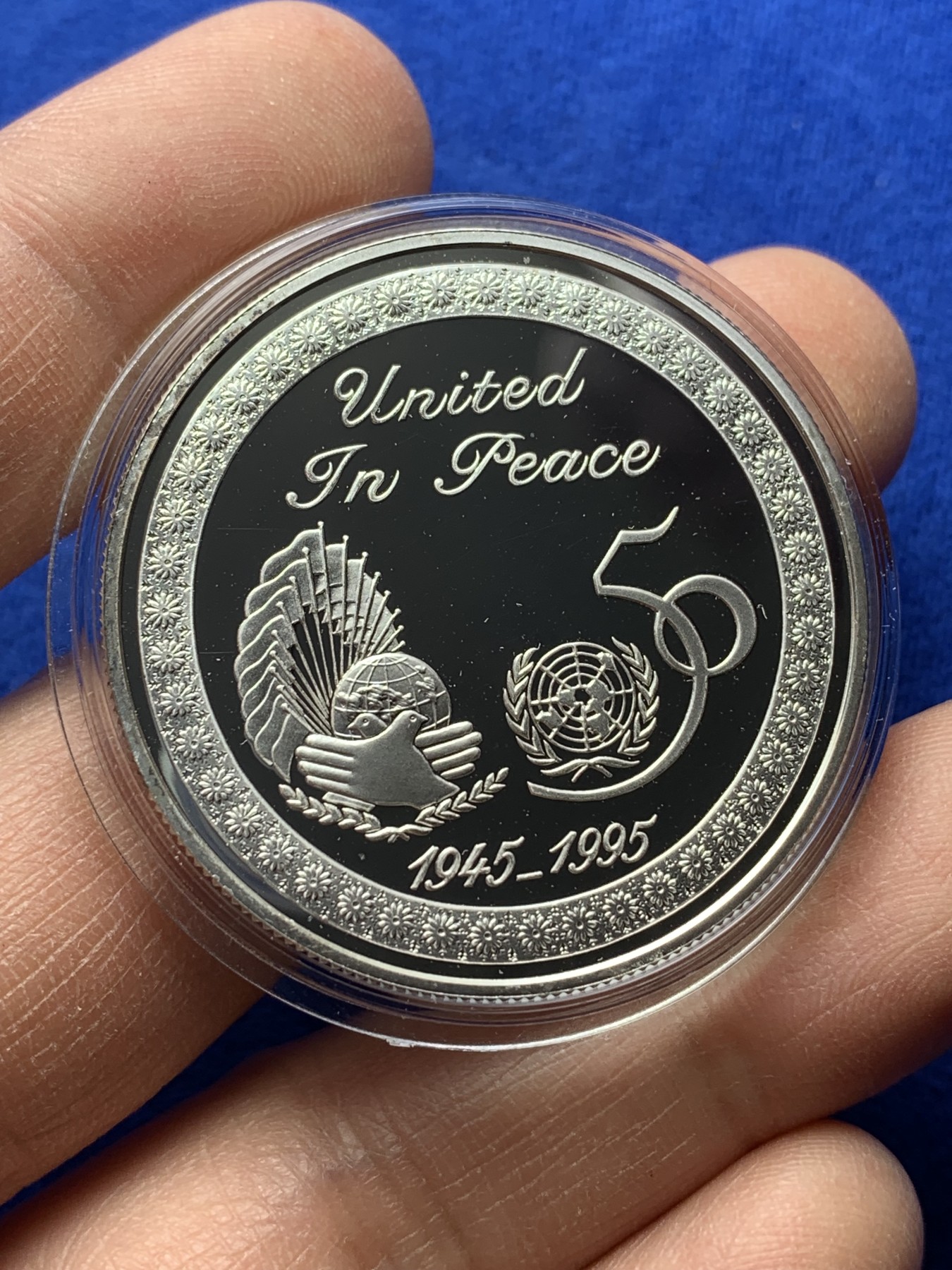 《竞宝斋》第221场-周日，周一 2场 (全场包邮) 科威特1995年纪念联合国成立50周年2第纳尔银币