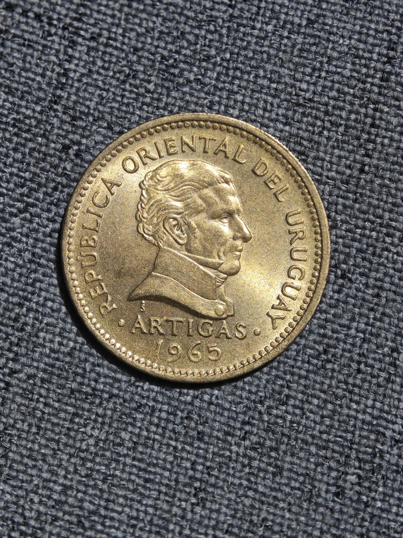 外国硬币收藏店第4期 美品乌拉圭1965年1比索铜币