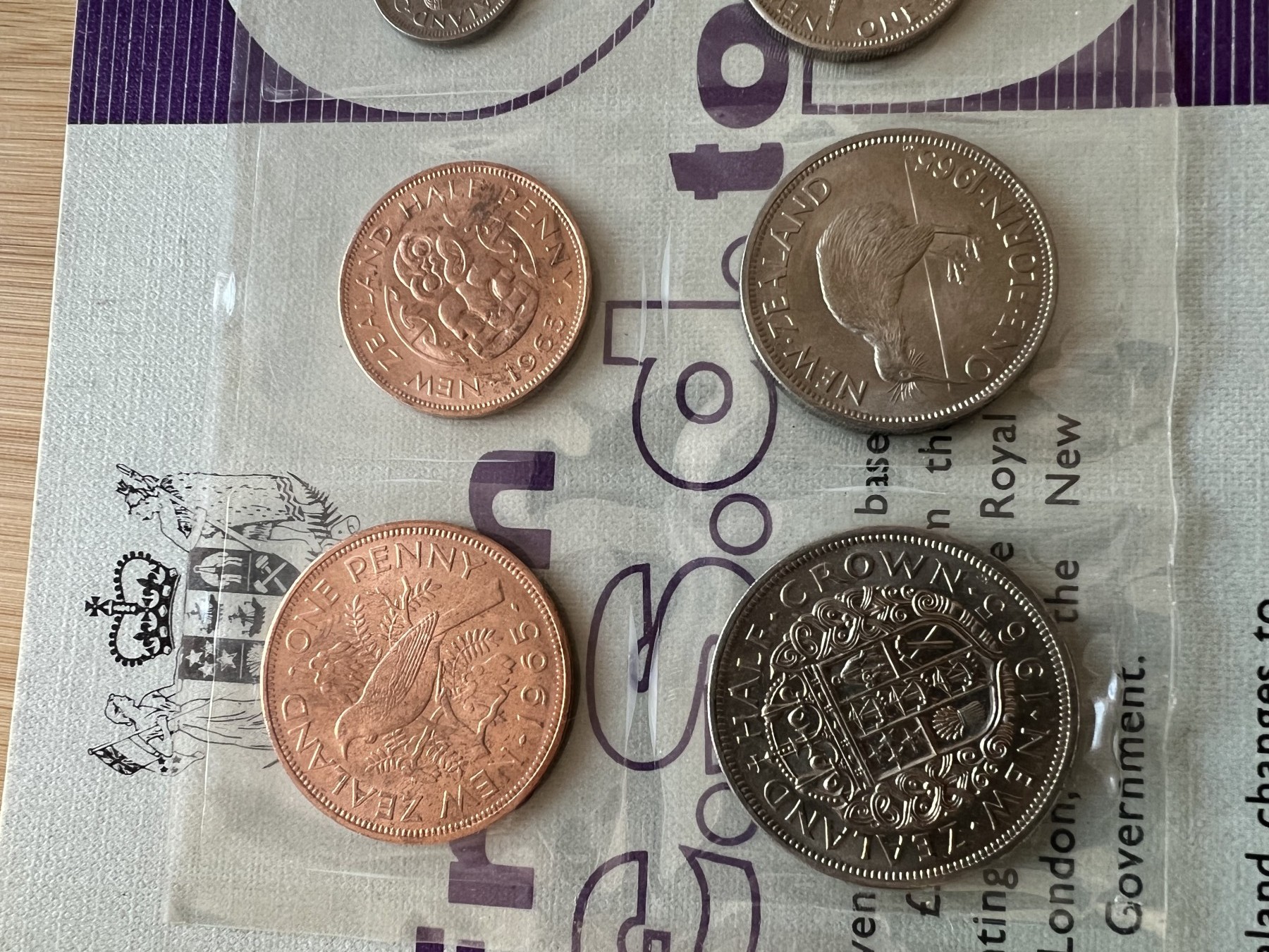 全场顺丰包邮 外国银币 纪念币 套币等  两套新西兰1965年原塑料封装套7枚