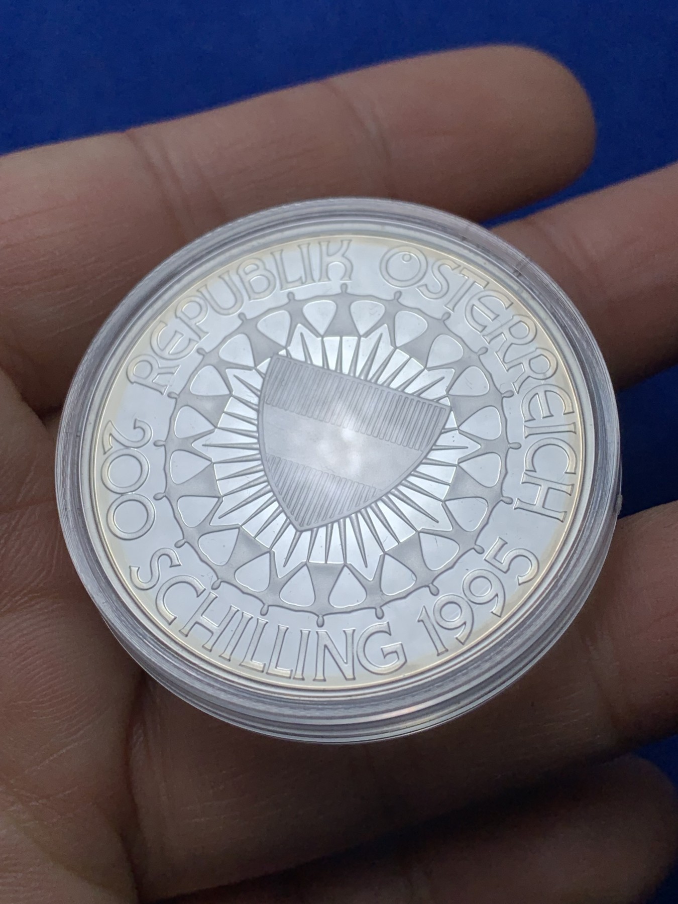 《竞宝斋》第221场-周日，周一 2场 (全场包邮) 奥地利1996年奥运百年-体操艺术获奖银币-200先令 (1盎司)