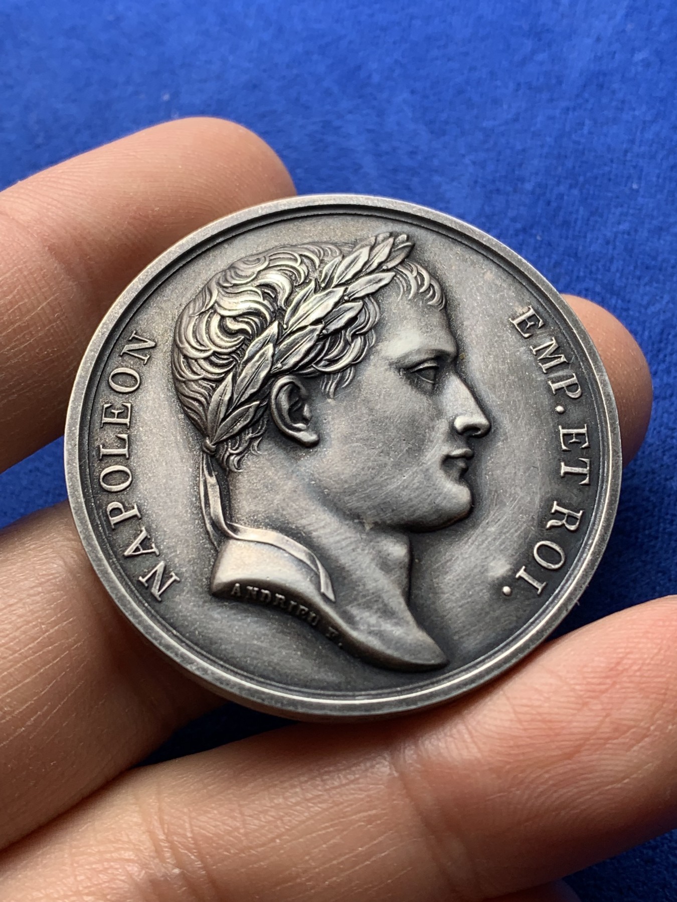 《竞宝斋》第221场-周日，周一 2场 (全场包邮) 法国拿破仑镀银铜章，直径41mm，重量41.4g，1969年后铸