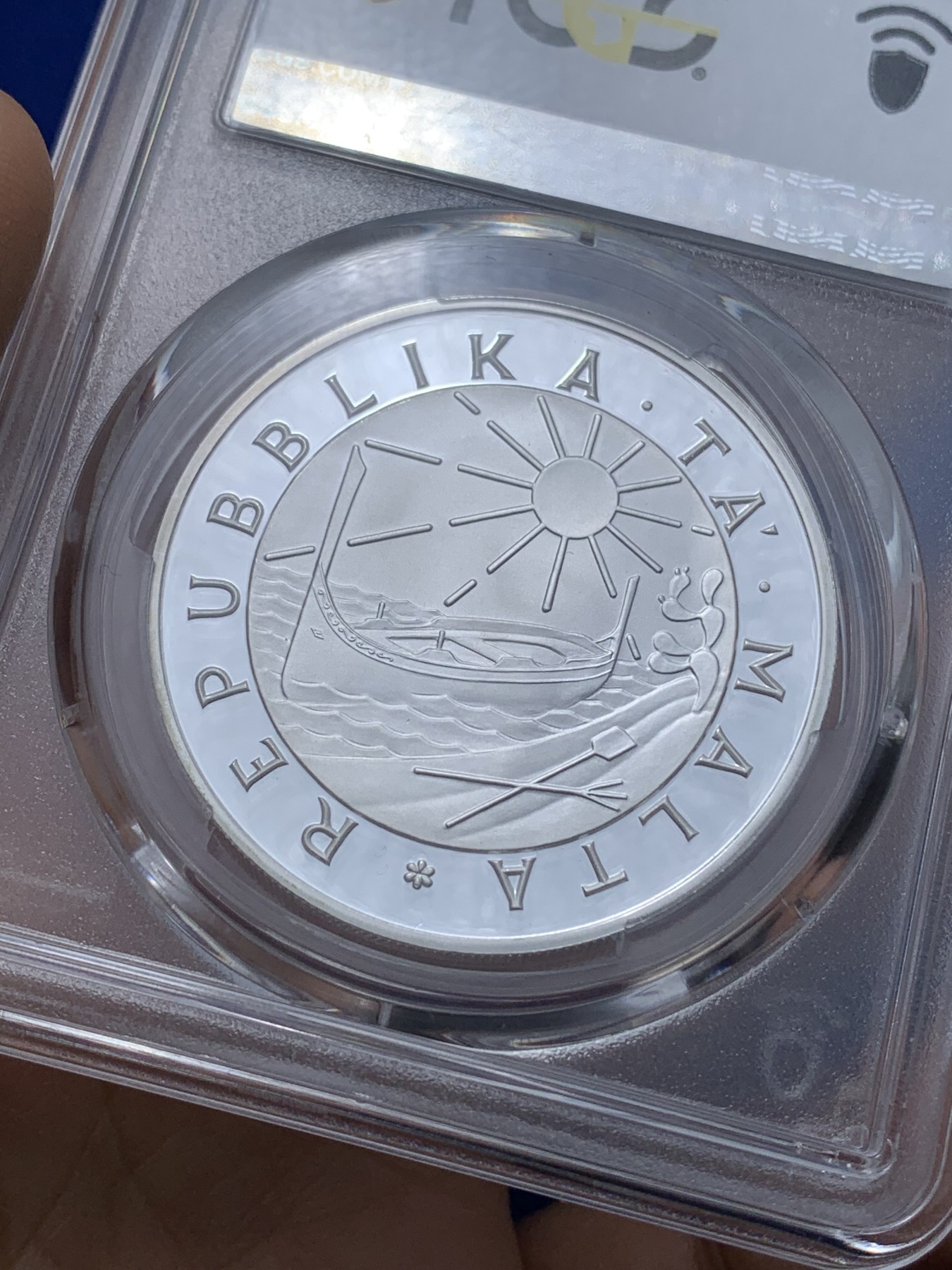 《竞宝斋》第221场-周日，周一 2场 (全场包邮) PCGS金盾 PR68DCAM 马耳他1981年儿童年纪念5镑精制大银币