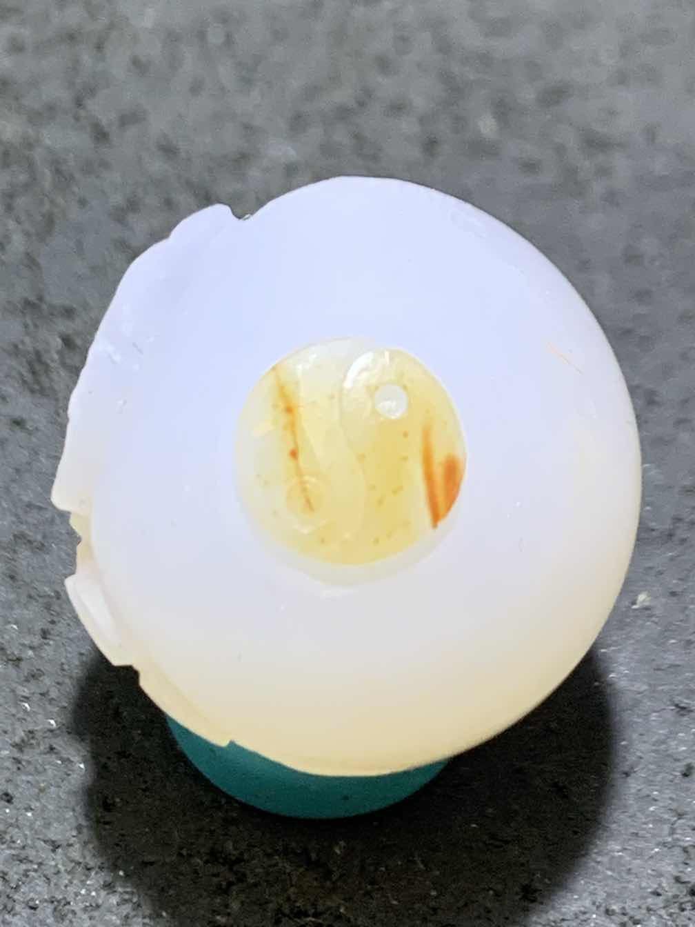 精美高玉化亚光海洋玉髓手工俏色巧雕一心向佛太极阴阳鱼意境随形圆珠一个！