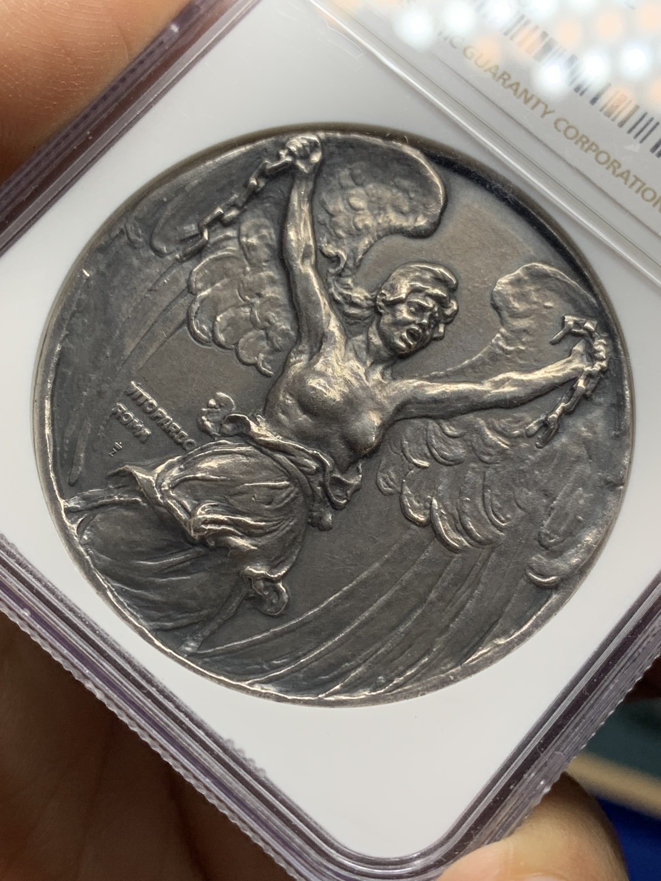 《竞宝斋》第221场-周日，周一 2场 (全场包邮) NGC-MS61 意大利 1918年 捷克斯洛伐克战争纪念银章 展翅呐喊的天使