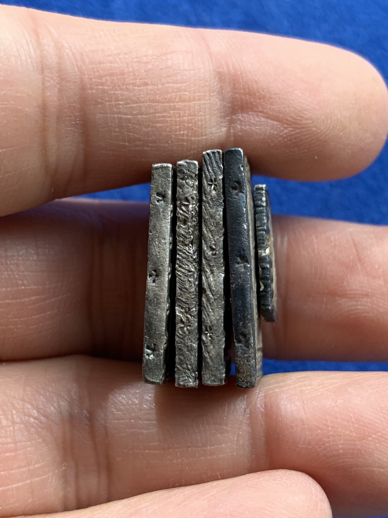 《竞宝斋》第221场-周日，周一 2场 (全场包邮) 5枚一组 日本一分银4枚+一朱银1枚，其中含2枚不多见的天保一分银