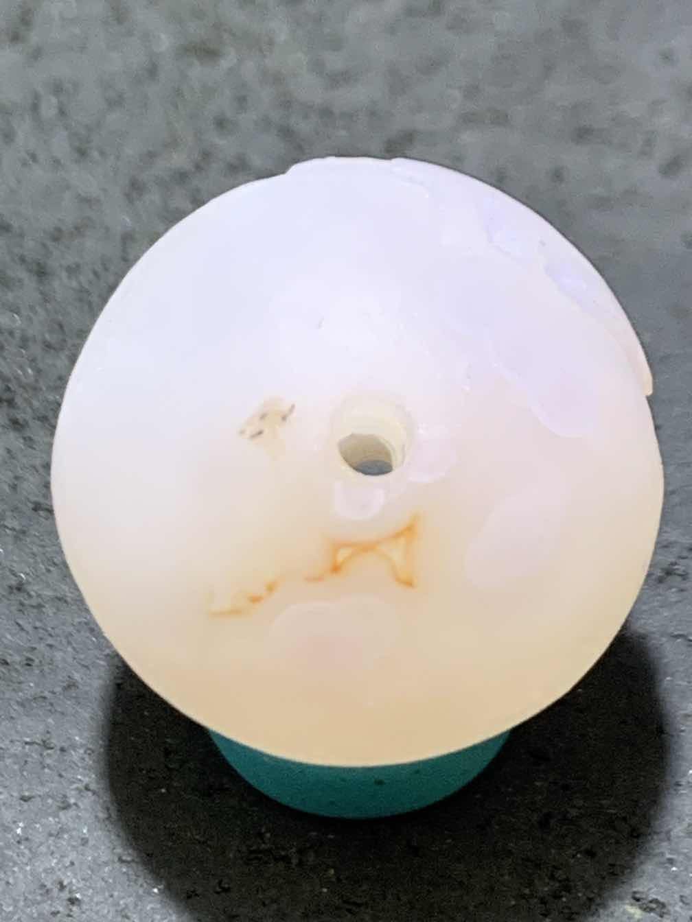 精美亚光满冰飘战国红玛瑙手工俏色巧雕佛字随形珠一颗