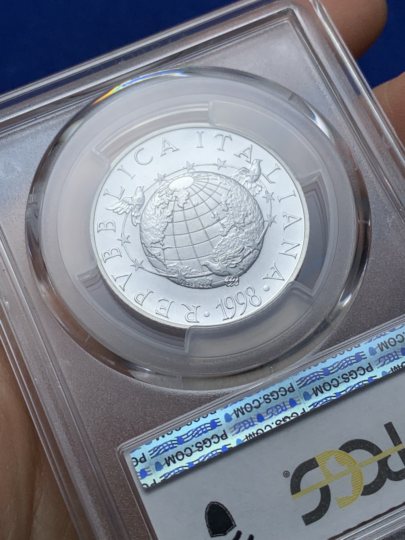 《竞宝斋》第221场-周日，周一 2场 (全场包邮) PCGS-MS68 意大利1998年基因与大脑2000里拉银币