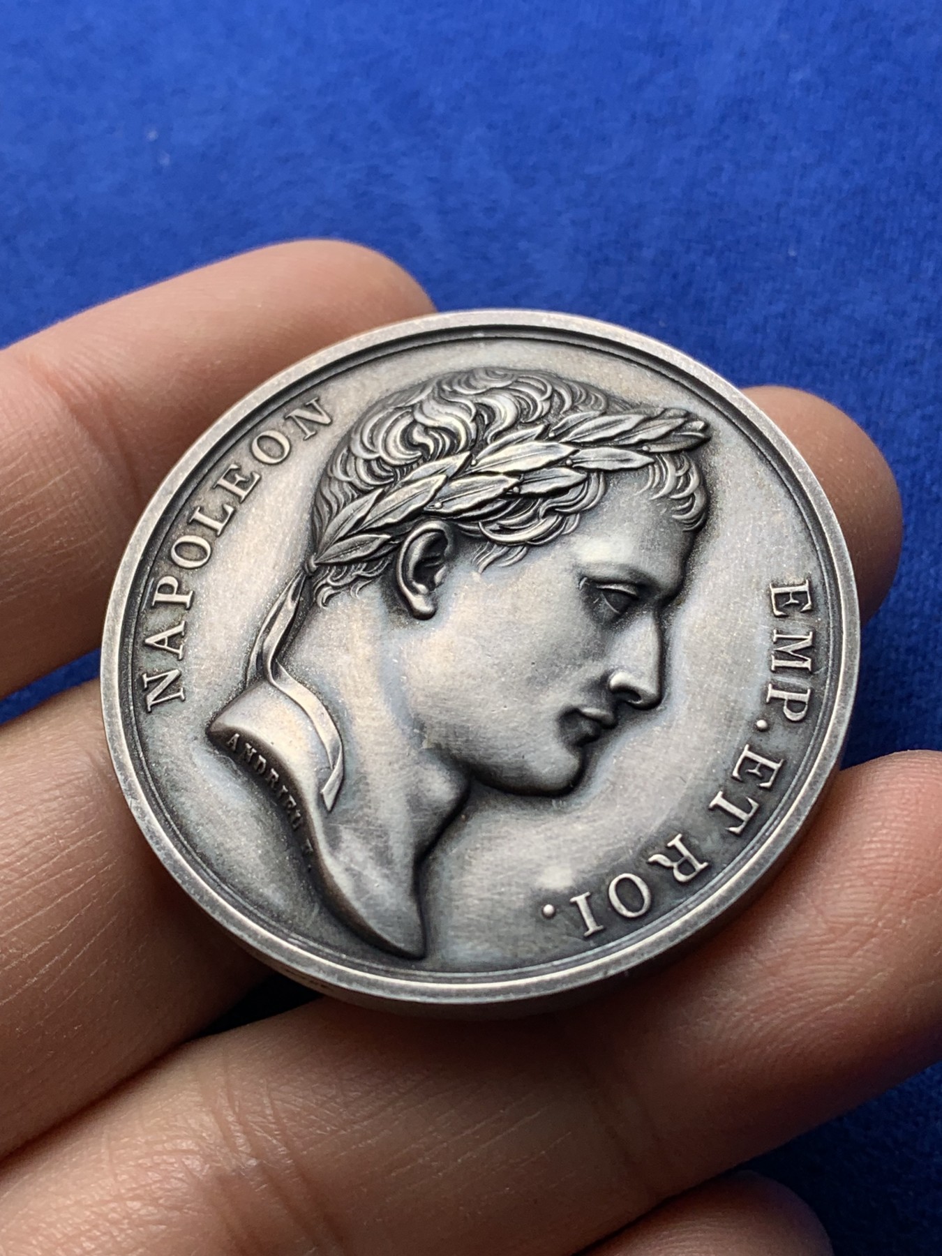 《竞宝斋》第221场-周日，周一 2场 (全场包邮) 法国拿破仑镀银铜章，直径41mm，重量41.4g，1969年后铸