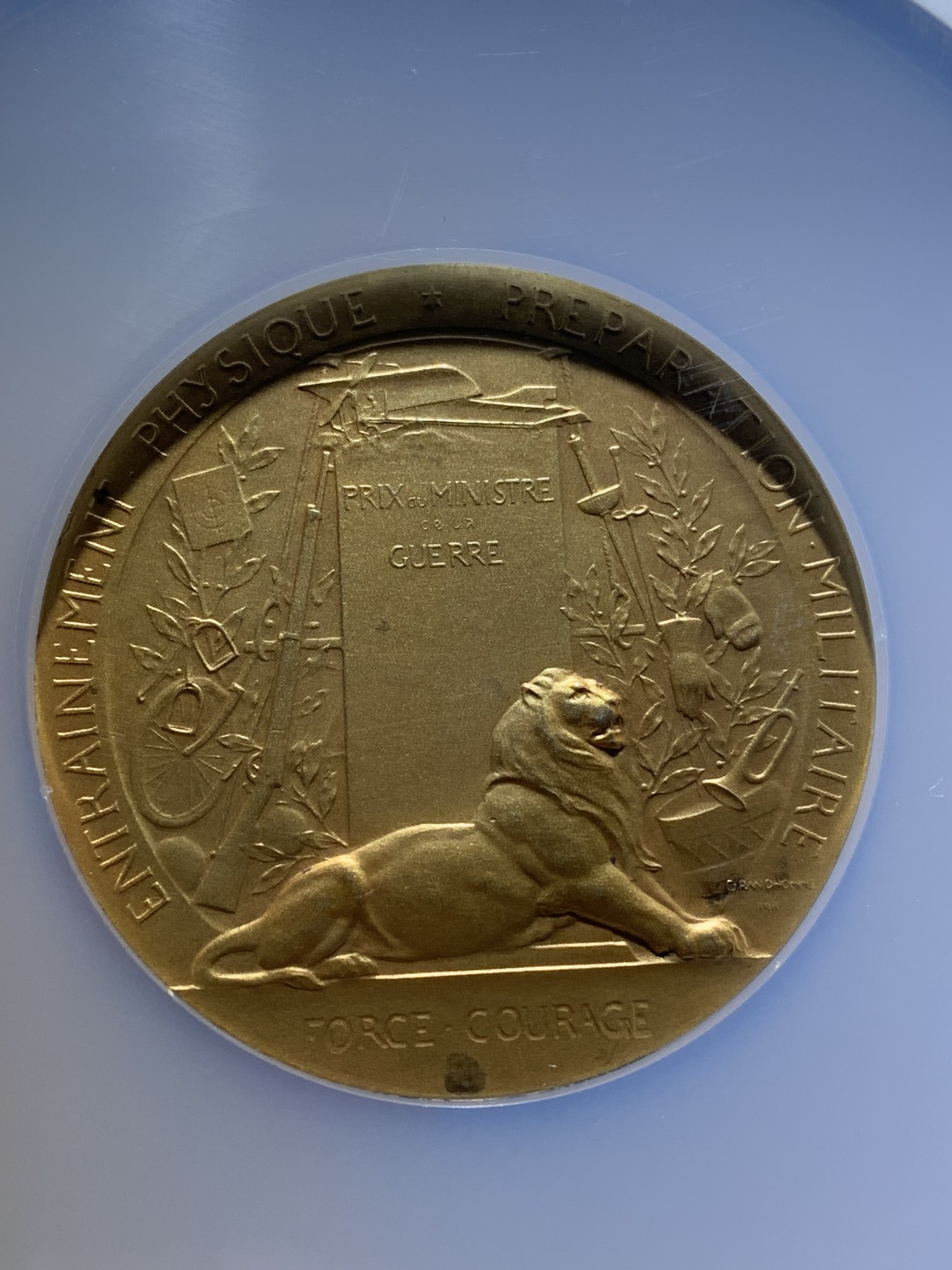 《竞宝斋》第221场-周日，周一 2场 (全场包邮) NGC MS64 法国1911后备役训练镀金银章 加厚大盒