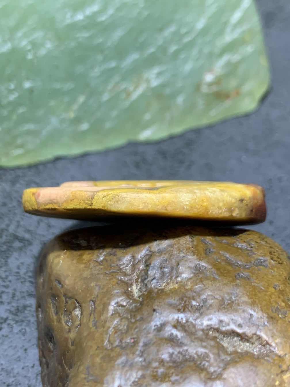 精美亚光高润度原皮战国红玛瑙手工俏色巧雕刻羽化成佛吊坠一个