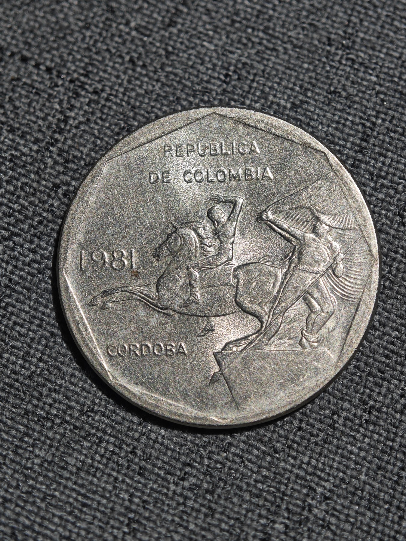 外国硬币收藏店第4期 哥伦比亚1981骑马10比索