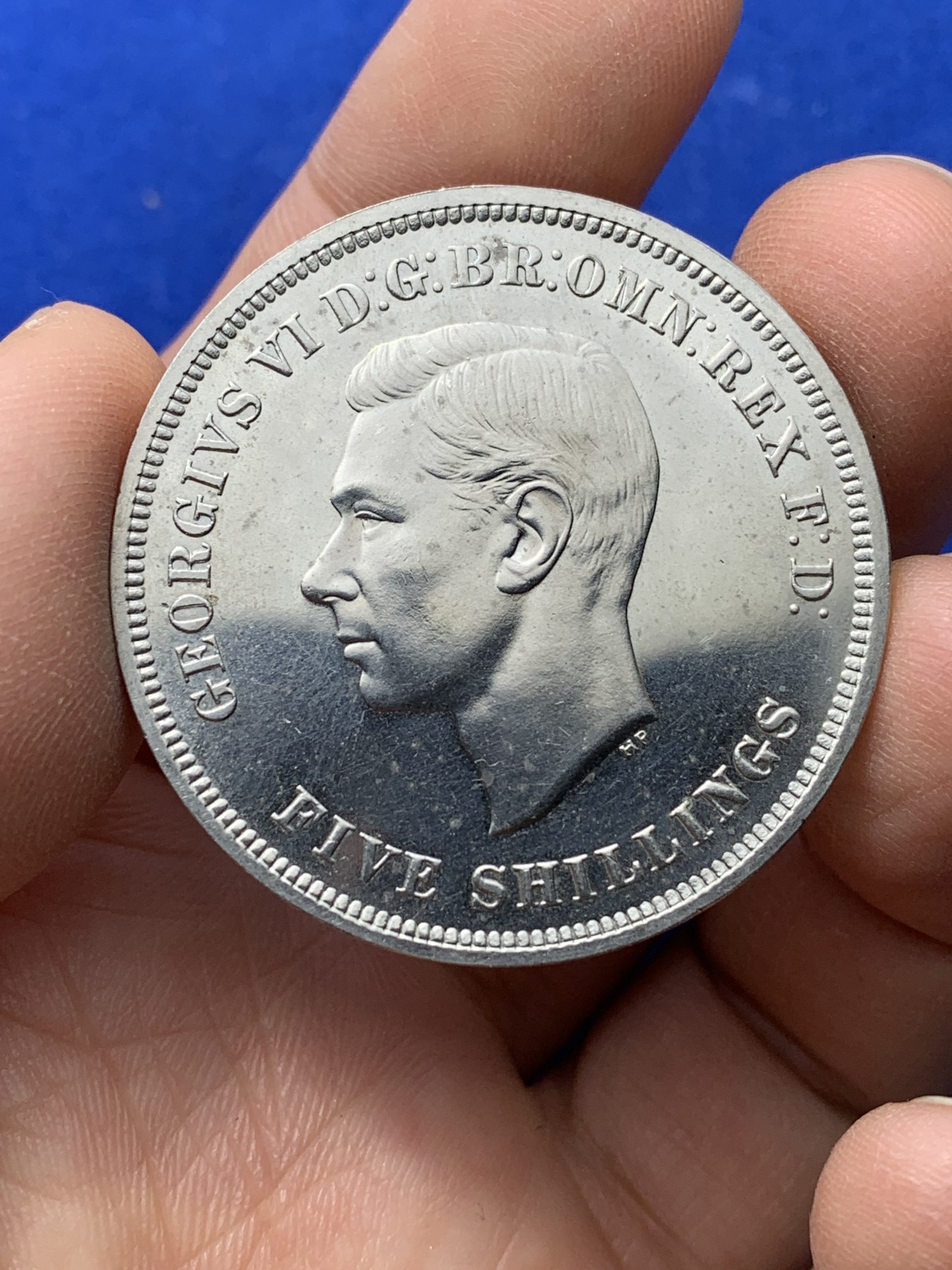 《竞宝斋》第221场-周日，周一 2场 (全场包邮) 英国 最后的 镍马剑 1951 带红盒证书 细节见图