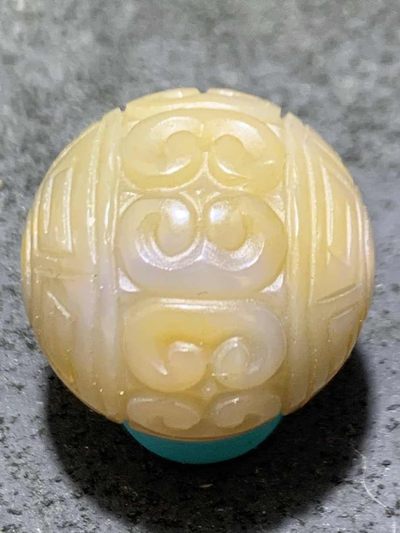 精美高润度冻料飘金沙蒙料战国红雕刻2.1回纹珠子一颗 - 精美高润度冻料飘金沙蒙料战国红雕刻2.1回纹珠子一颗