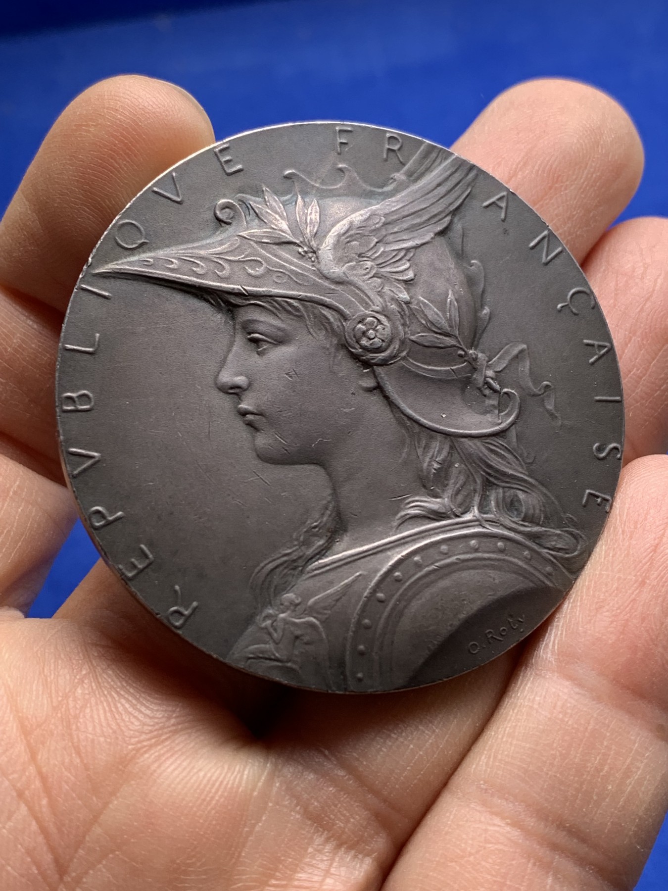 《竞宝斋》第221场-周日，周一 2场 (全场包邮) Roty戎装玛利亚内政部银章，原版原盒，大规格，直径49.6mm   重量59.7g  丰饶角银标 品相不错