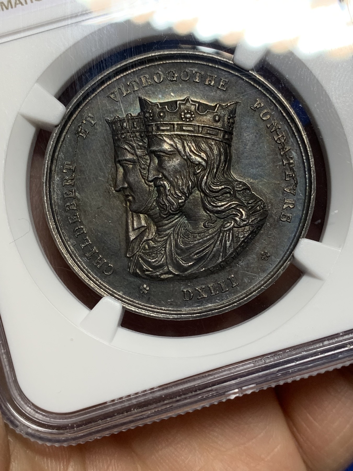 《竞宝斋》第221场-周日，周一 2场 (全场包邮) NGC-MS62 法国1845年 双皇头像 JETON银制 高浮雕 经典传世黑包浆 非常难得