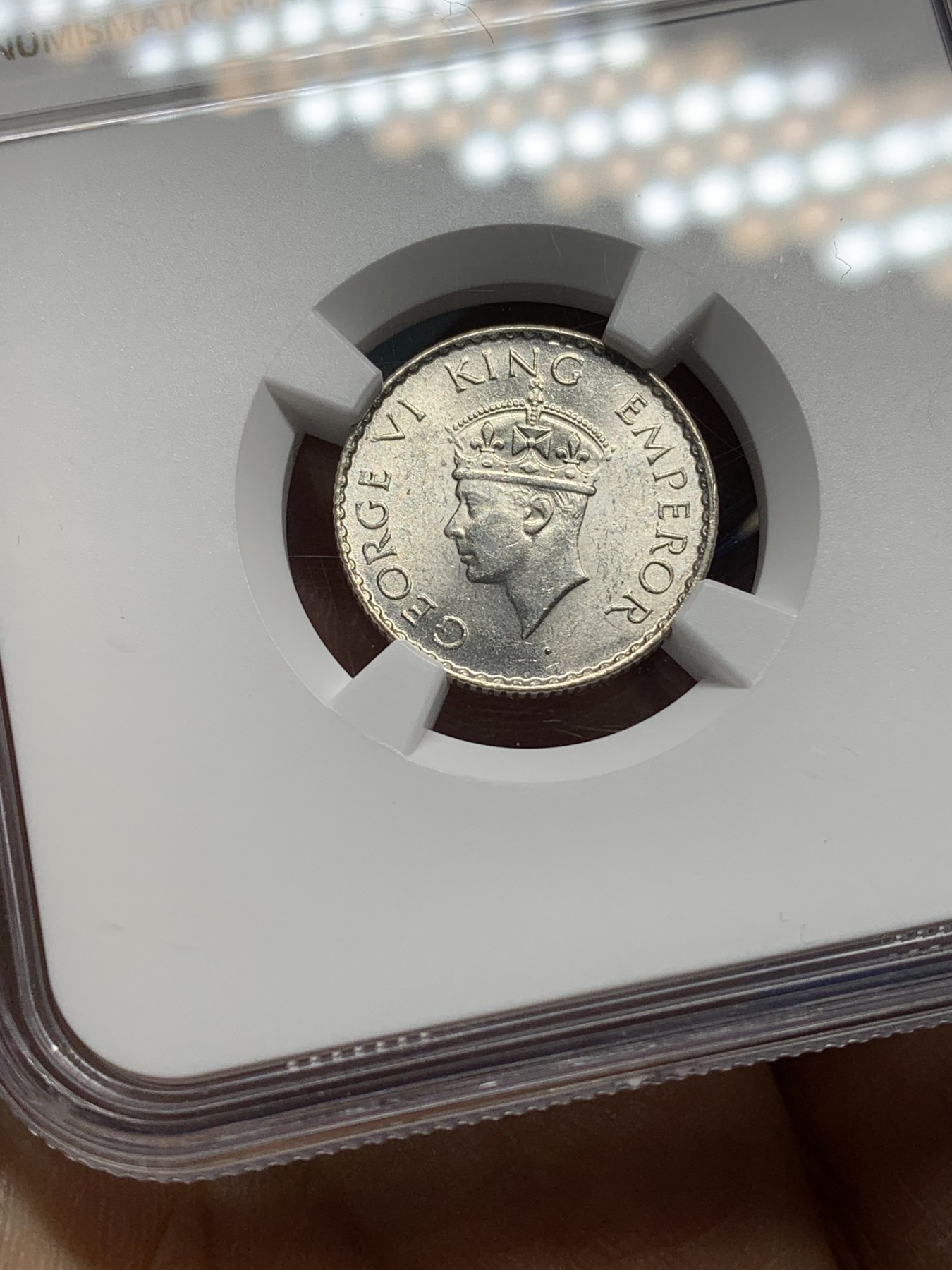 《竞宝斋》第221场-周日，周一 2场 (全场包邮) NGC-MS64 英属印度 1940年C版 乔治六世1/4卢比 key年份版别 卷拆品