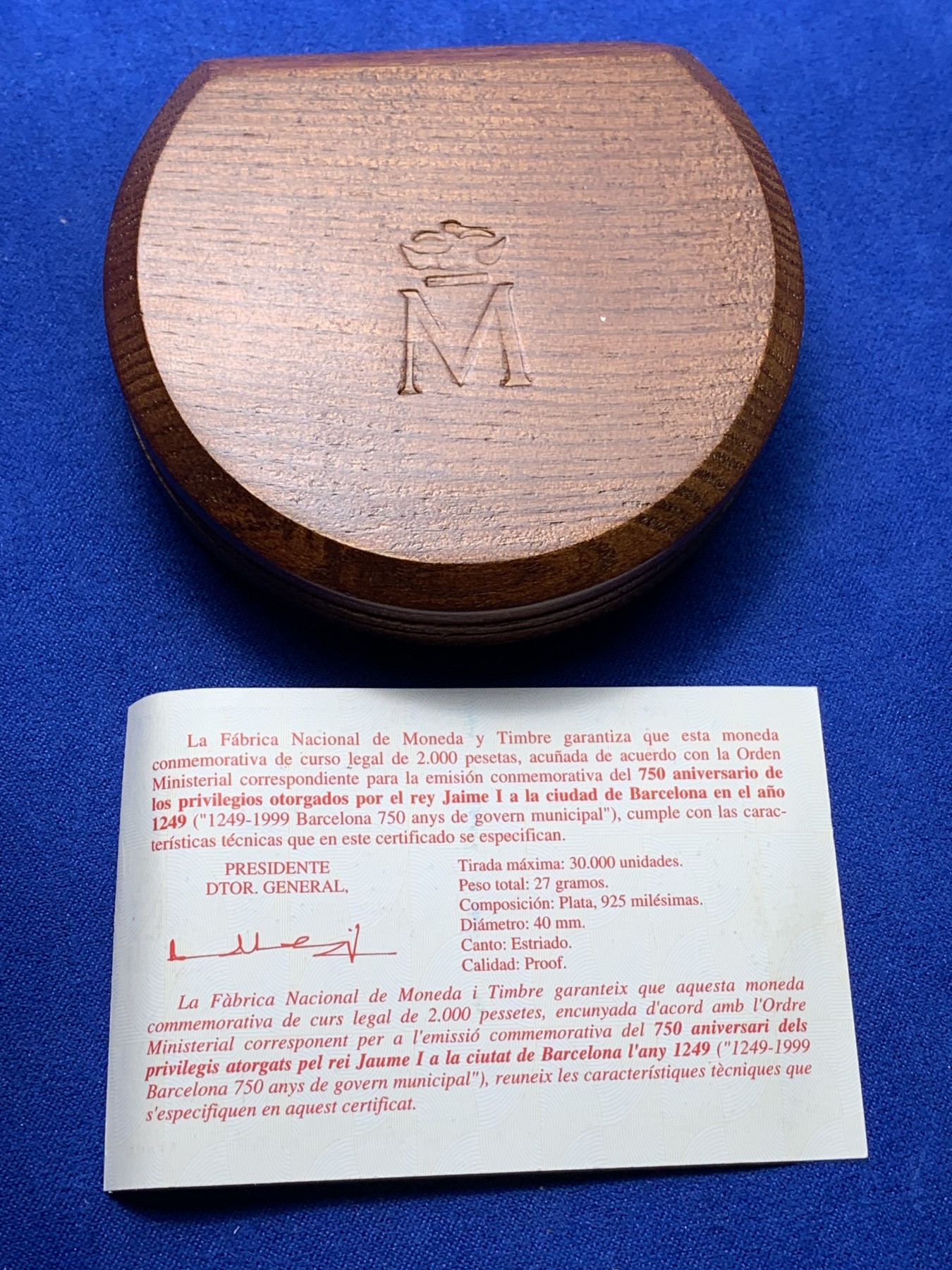 《竞宝斋》第221场-周日，周一 2场 (全场包邮) 西班牙1999年巴塞罗那市政厅750周年纪念银币-2000比塞塔 含证书