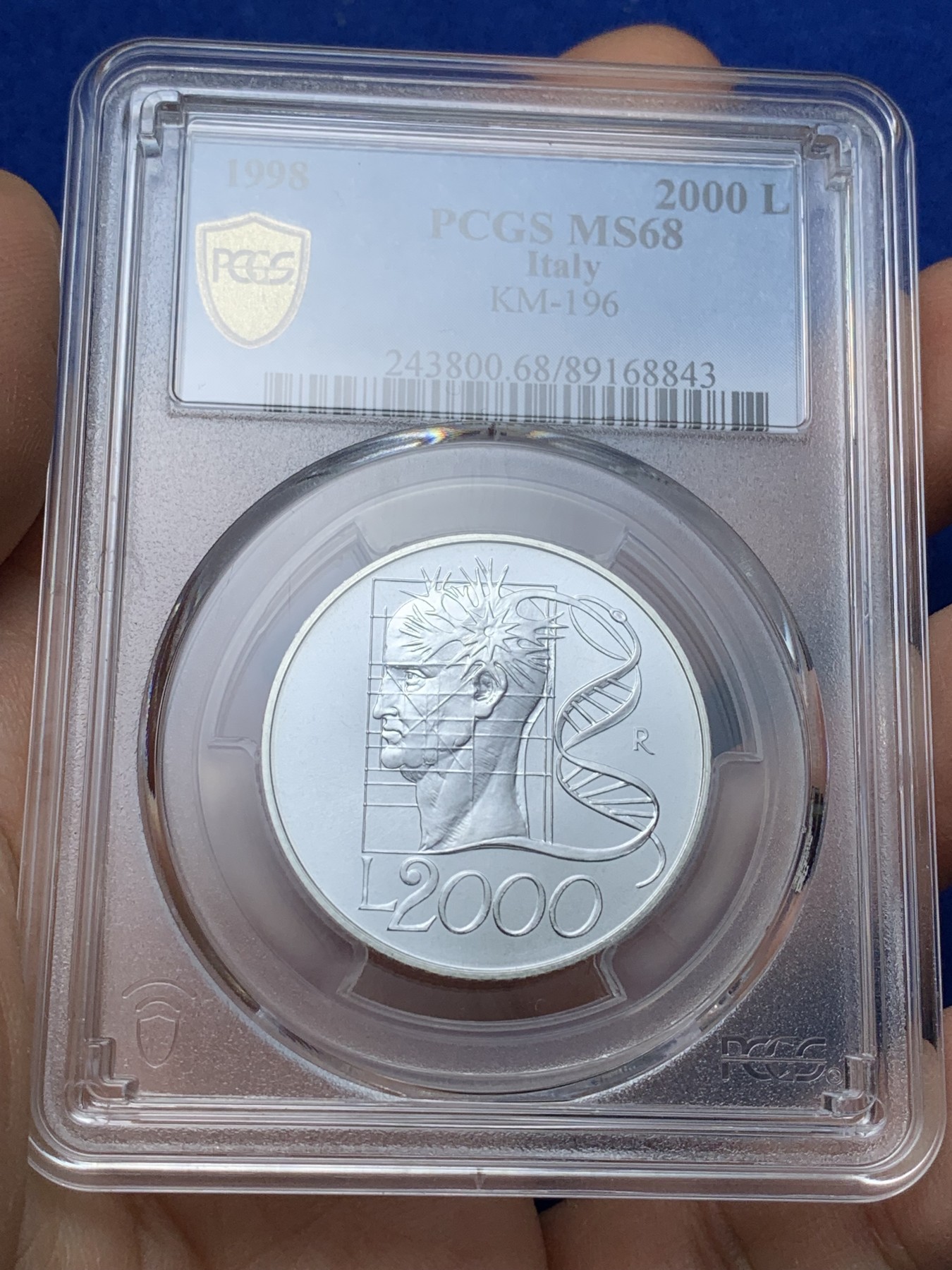 《竞宝斋》第221场-周日，周一 2场 (全场包邮) PCGS-MS68 意大利1998年基因与大脑2000里拉银币