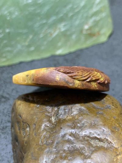 精美亚光高润度原皮战国红玛瑙手工俏色巧雕刻羽化成佛吊坠一个 精美亚光高润度原皮战国红玛瑙手工俏色巧雕刻羽化成佛吊坠一个