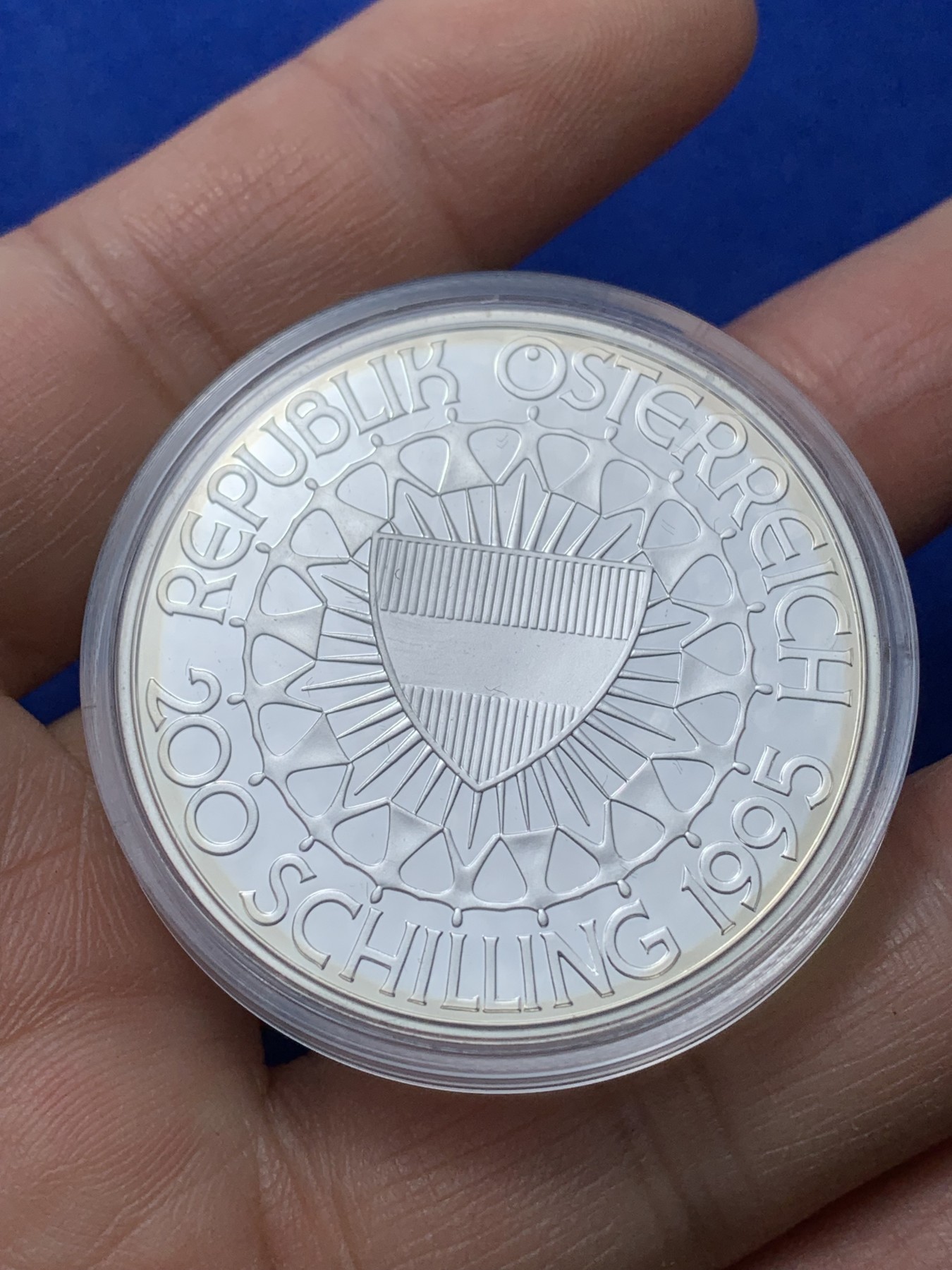 《竞宝斋》第221场-周日，周一 2场 (全场包邮) 奥地利1996年奥运百年-体操艺术获奖银币-200先令 (1盎司)