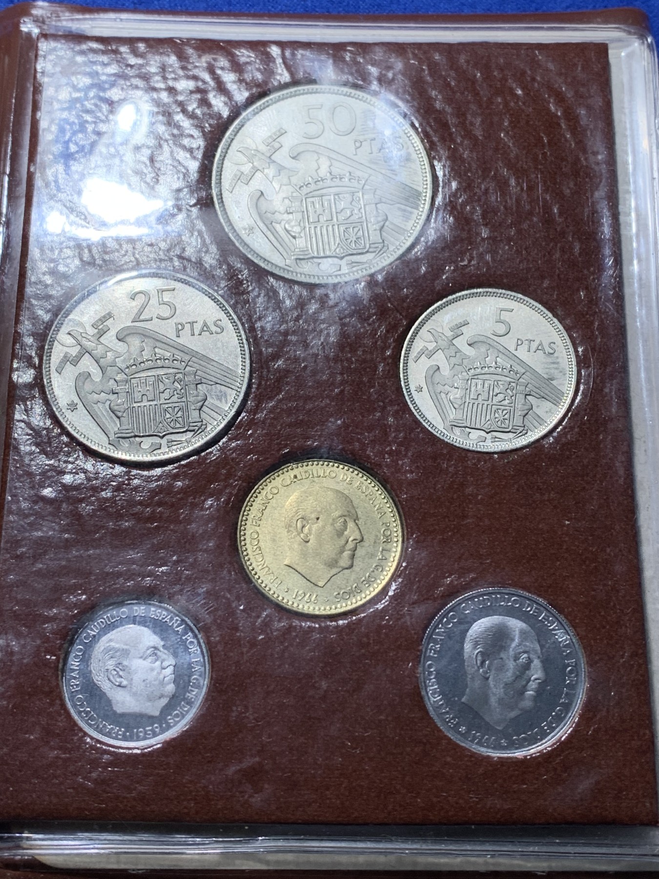 《竞宝斋》第221场-周日，周一 2场 (全场包邮) 本装 西班牙 1972年 佛朗哥六枚套 PROOF 精制套币 原厂包装