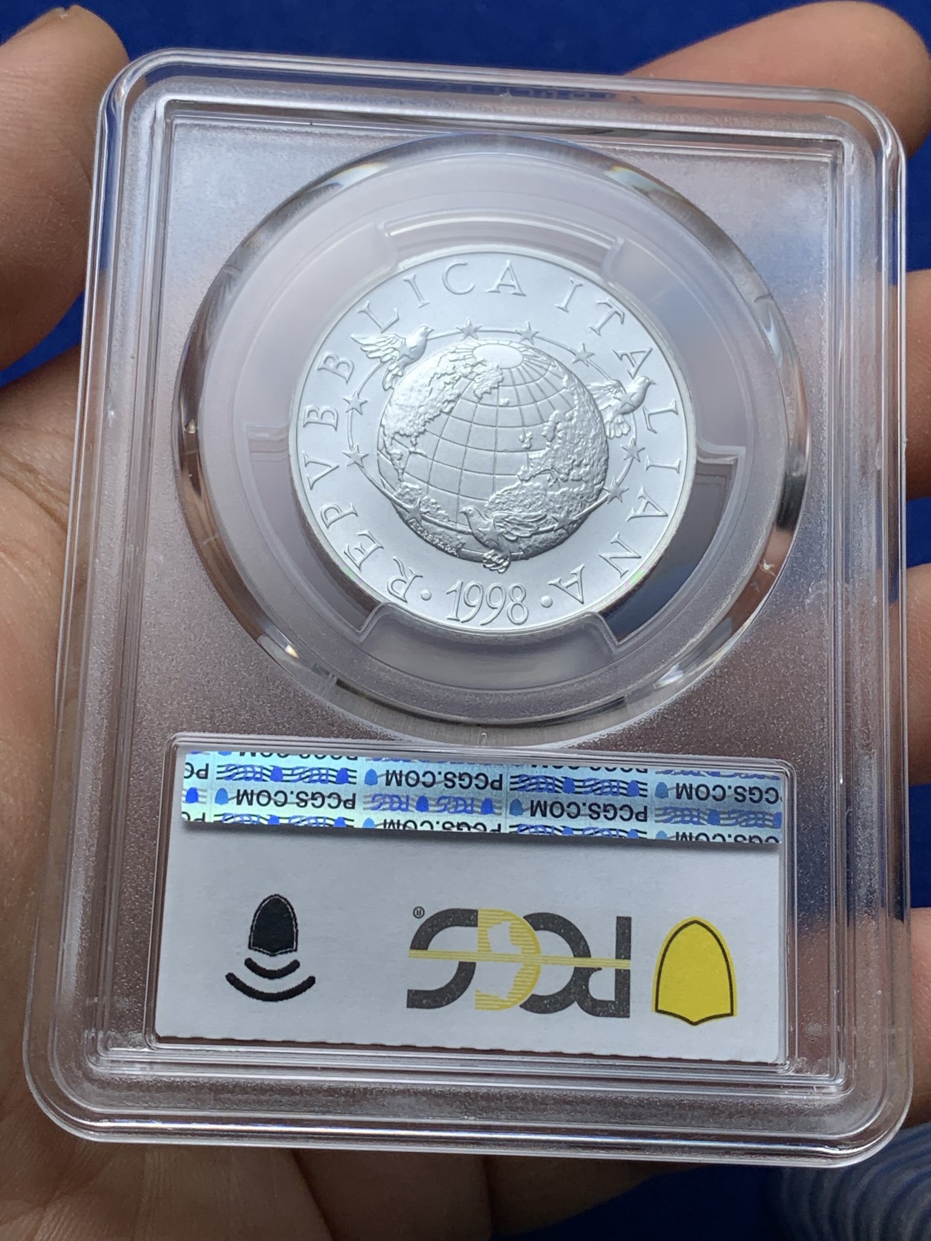 《竞宝斋》第221场-周日，周一 2场 (全场包邮) PCGS-MS68 意大利1998年基因与大脑2000里拉银币