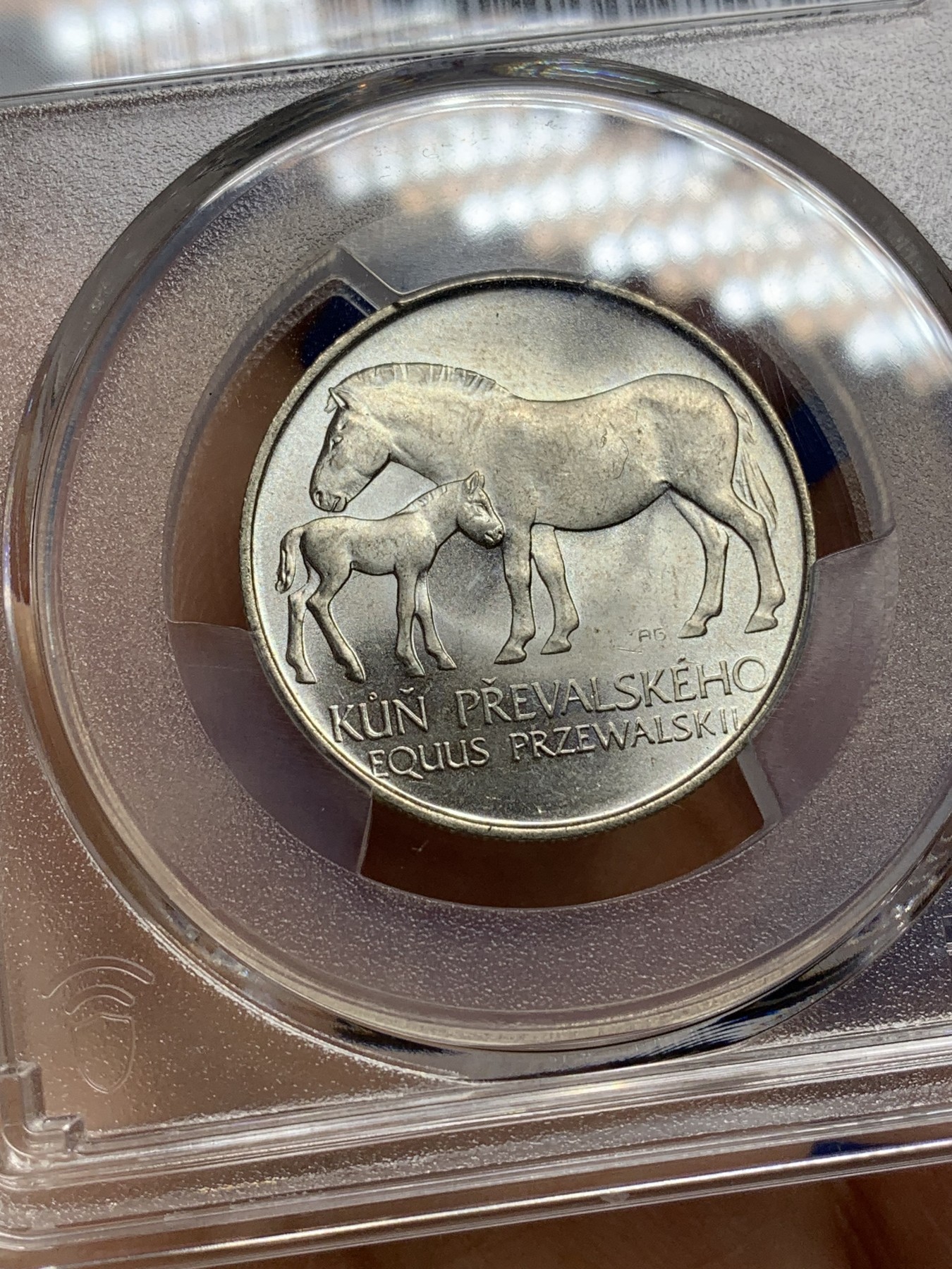 《竞宝斋》第221场-周日，周一 2场 (全场包邮) PCGS金盾 MS66 捷克斯洛伐克1987年母马和小马50克朗银币