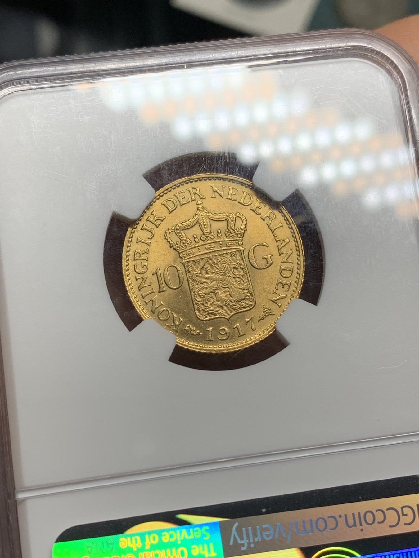 《竞宝斋》第221场-周日，周一 2场 (全场包邮) NGC-MS64 1917荷兰威廉明娜10盾金币 少妇版车轮光金灿灿 热门好品潜力高